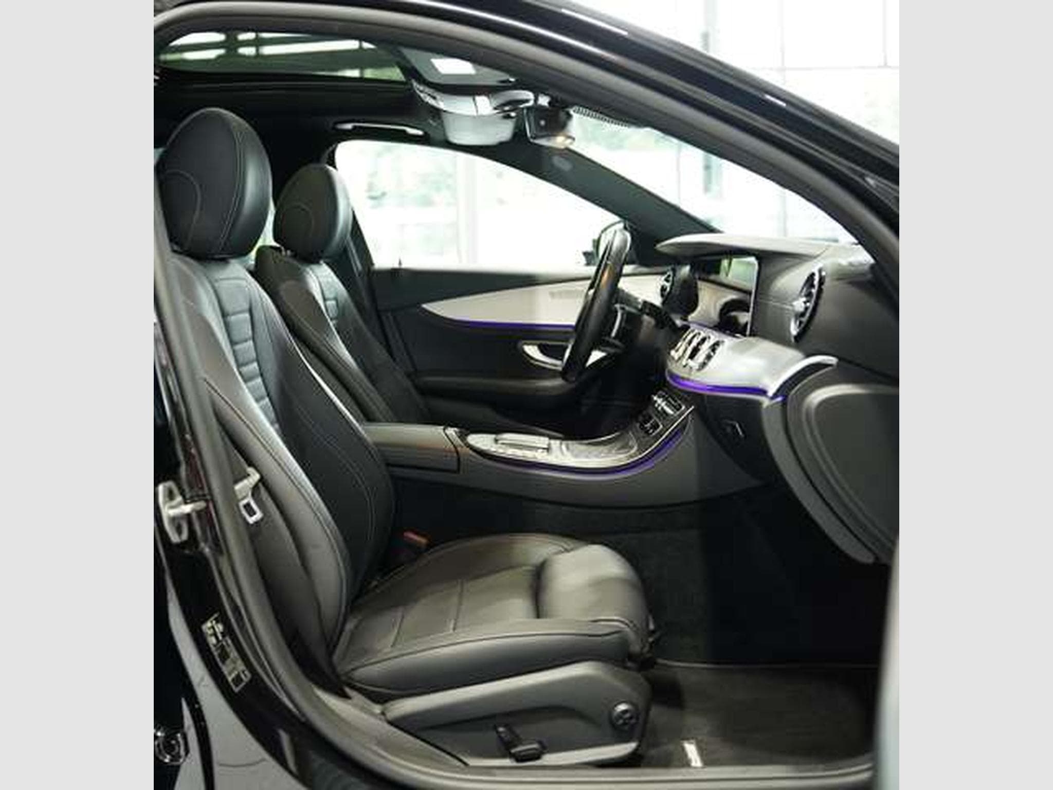 Mercedes E 300 de 4M Limousine AMG Line 2.H *Pano *Night (2021) - Photo 16