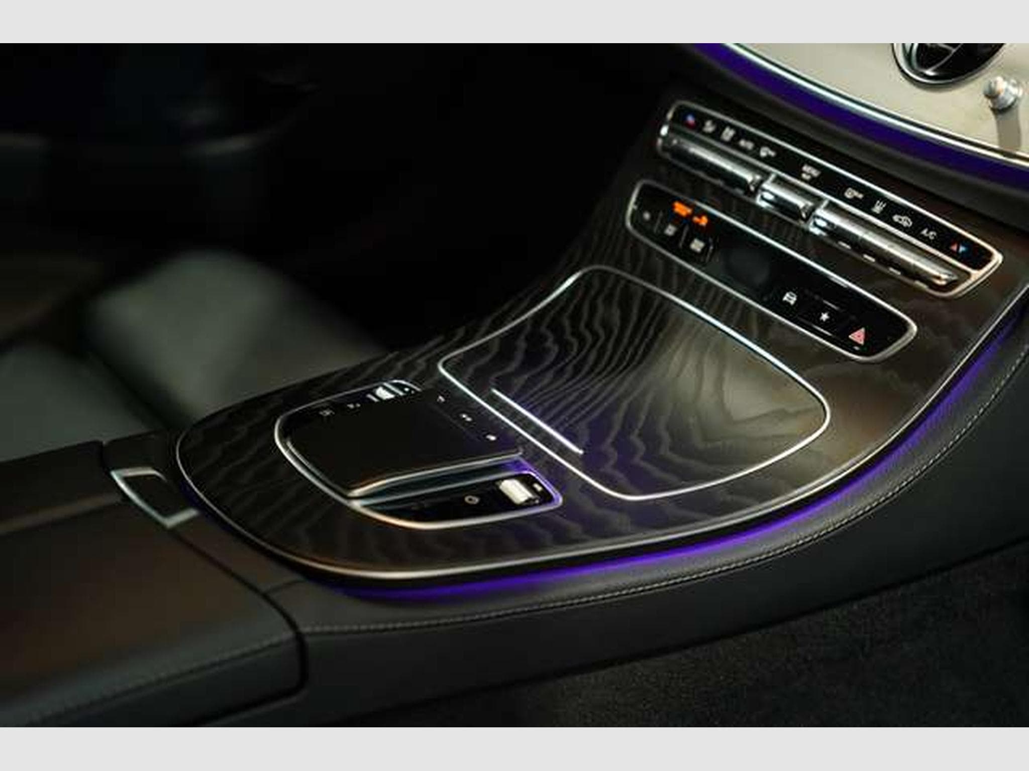 Mercedes E 300 de 4M Limousine AMG Line 2.H *Pano *Night (2021) - Photo 20
