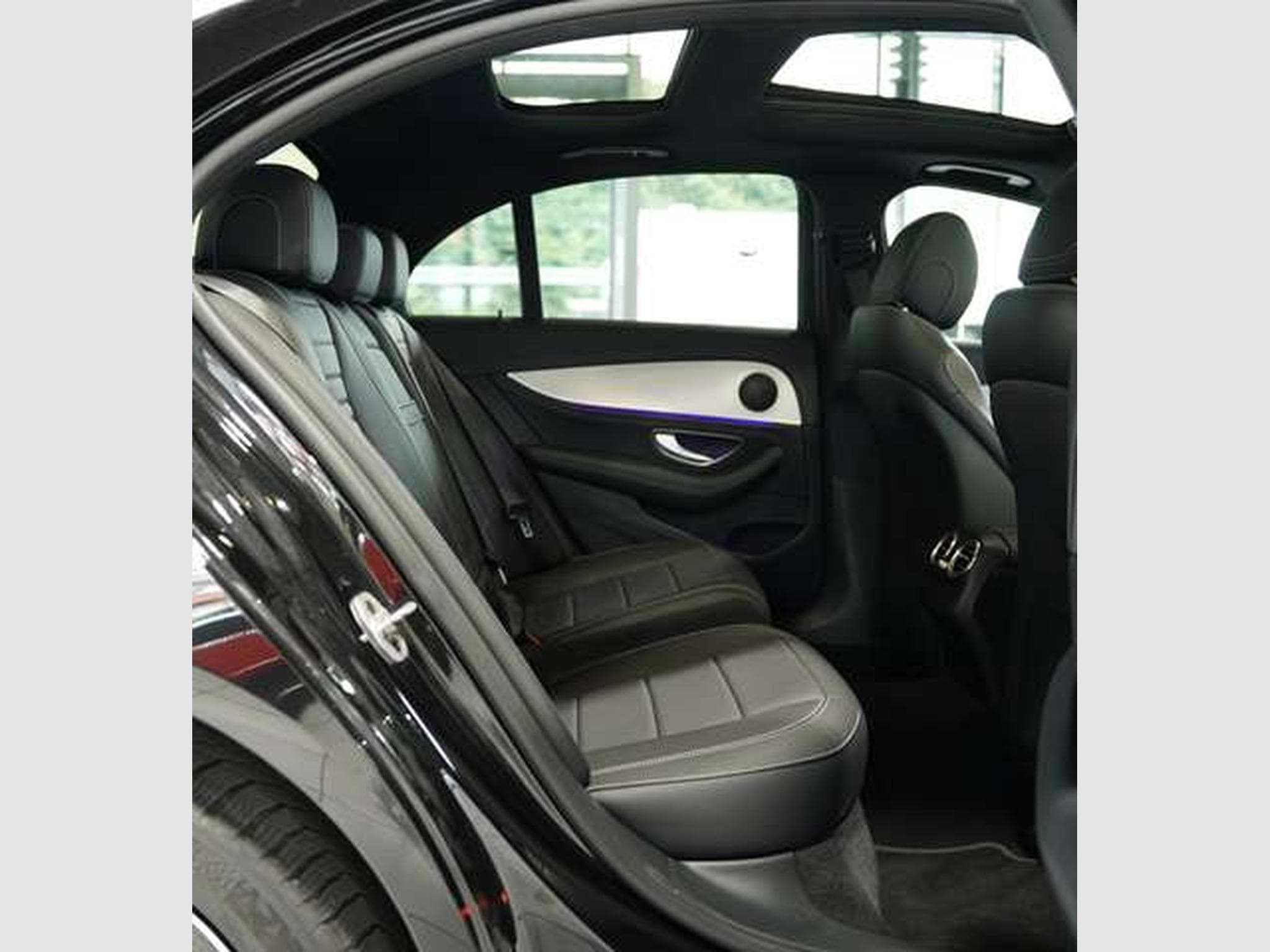 Mercedes E 300 de 4M Limousine AMG Line 2.H *Pano *Night (2021) - Photo 23