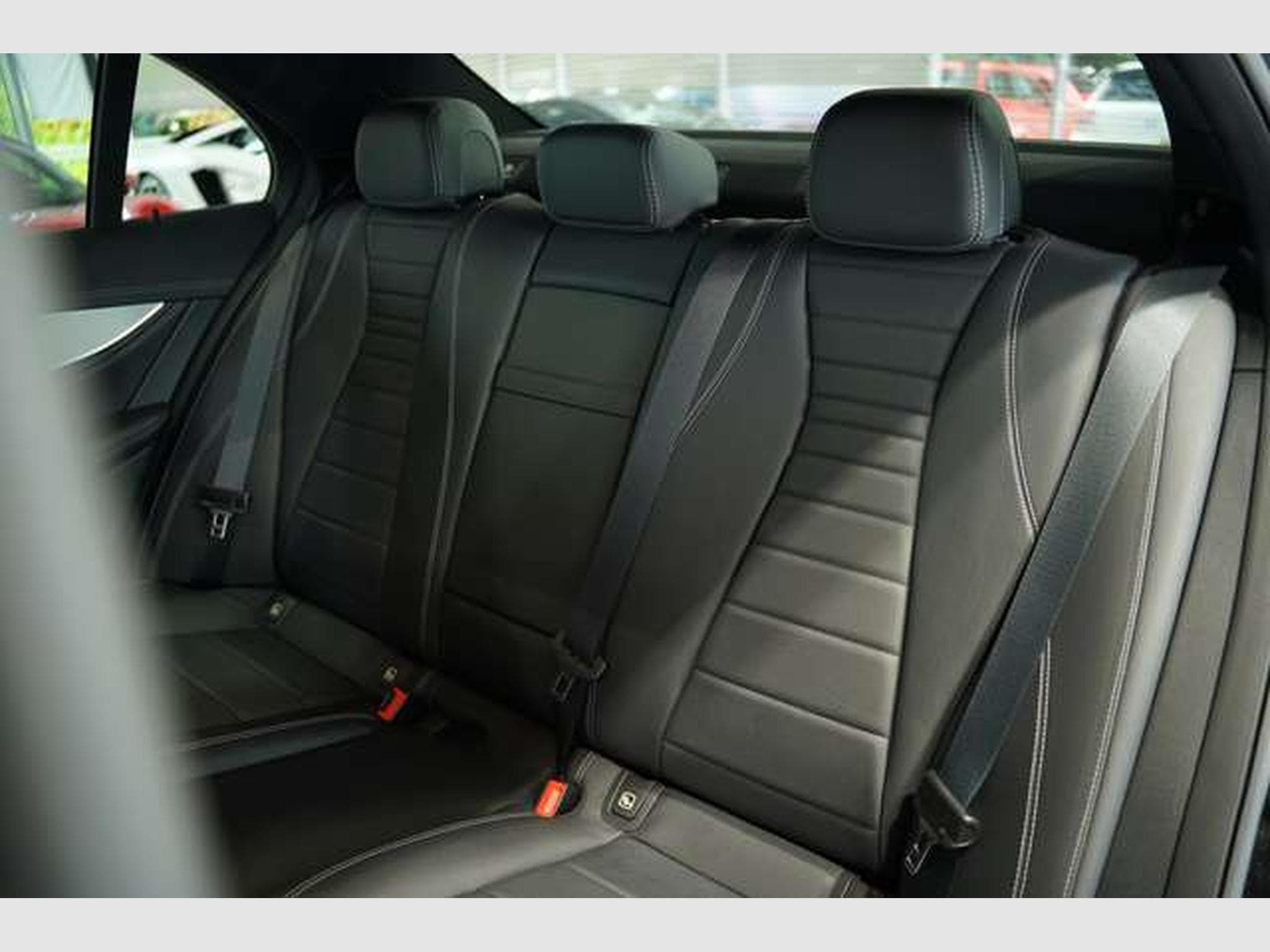 Mercedes E 300 de 4M Limousine AMG Line 2.H *Pano *Night (2021) - Photo 25