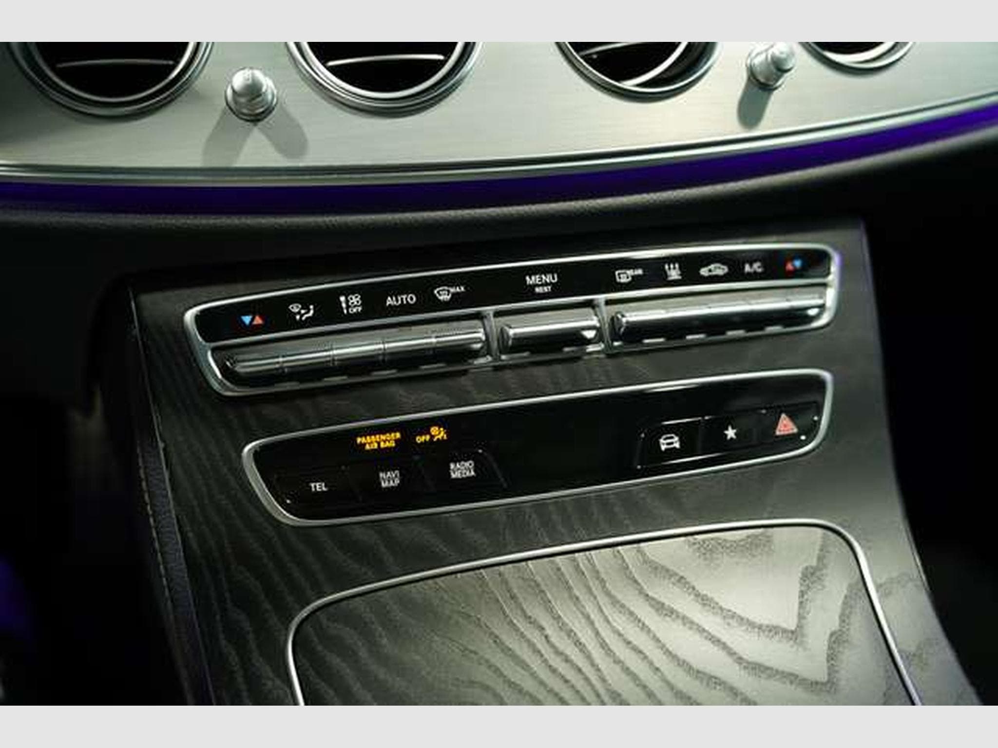 Mercedes E 300 de 4M Limousine AMG Line 2.H *Pano *Night (2021) - Photo 31