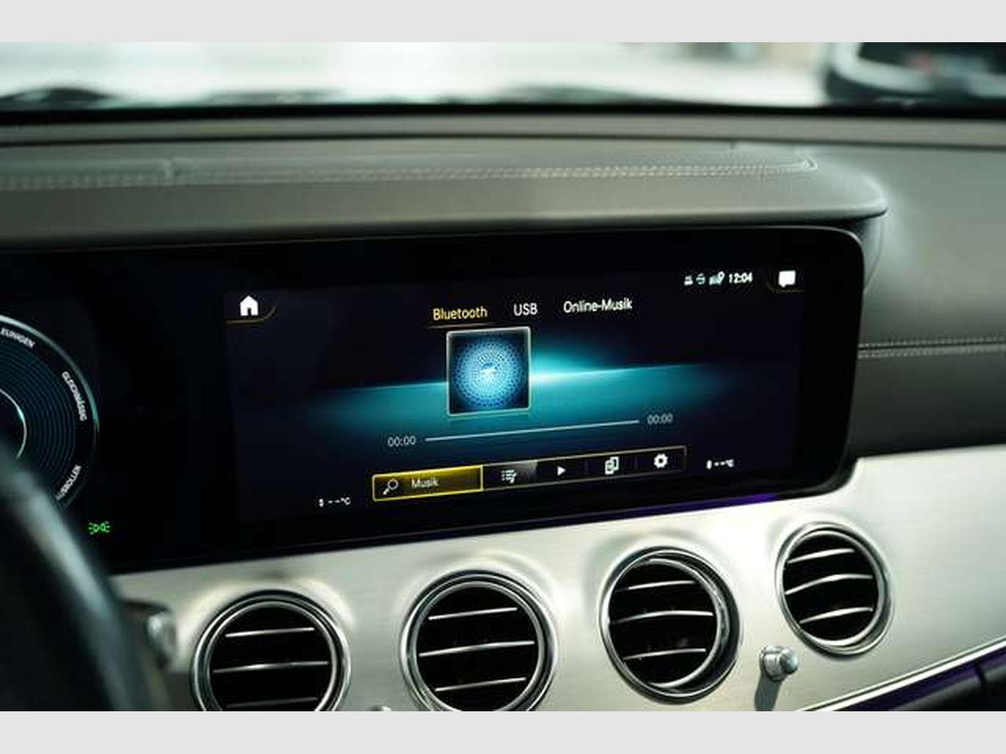 Mercedes E 300 de 4M Limousine AMG Line 2.H *Pano *Night (2021) - Photo 36
