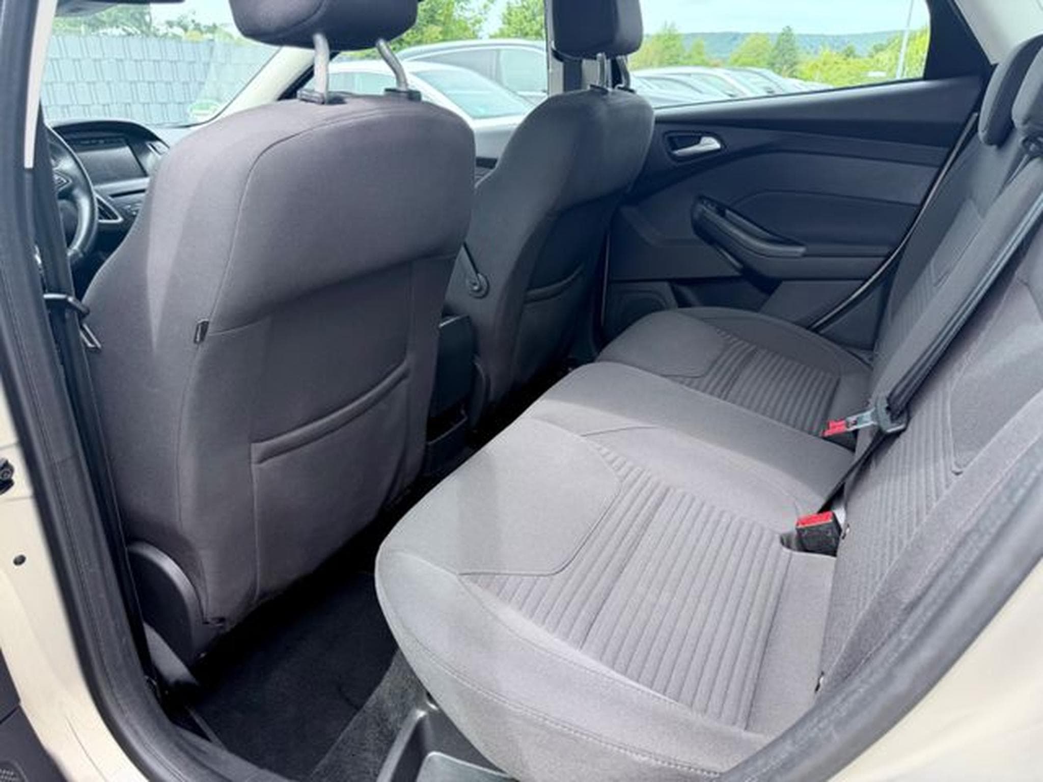 Ford Focus Focus Turnier Titanium 1.5 /NAVI/PDC/GARANTIE/ (2016) - Photo 14