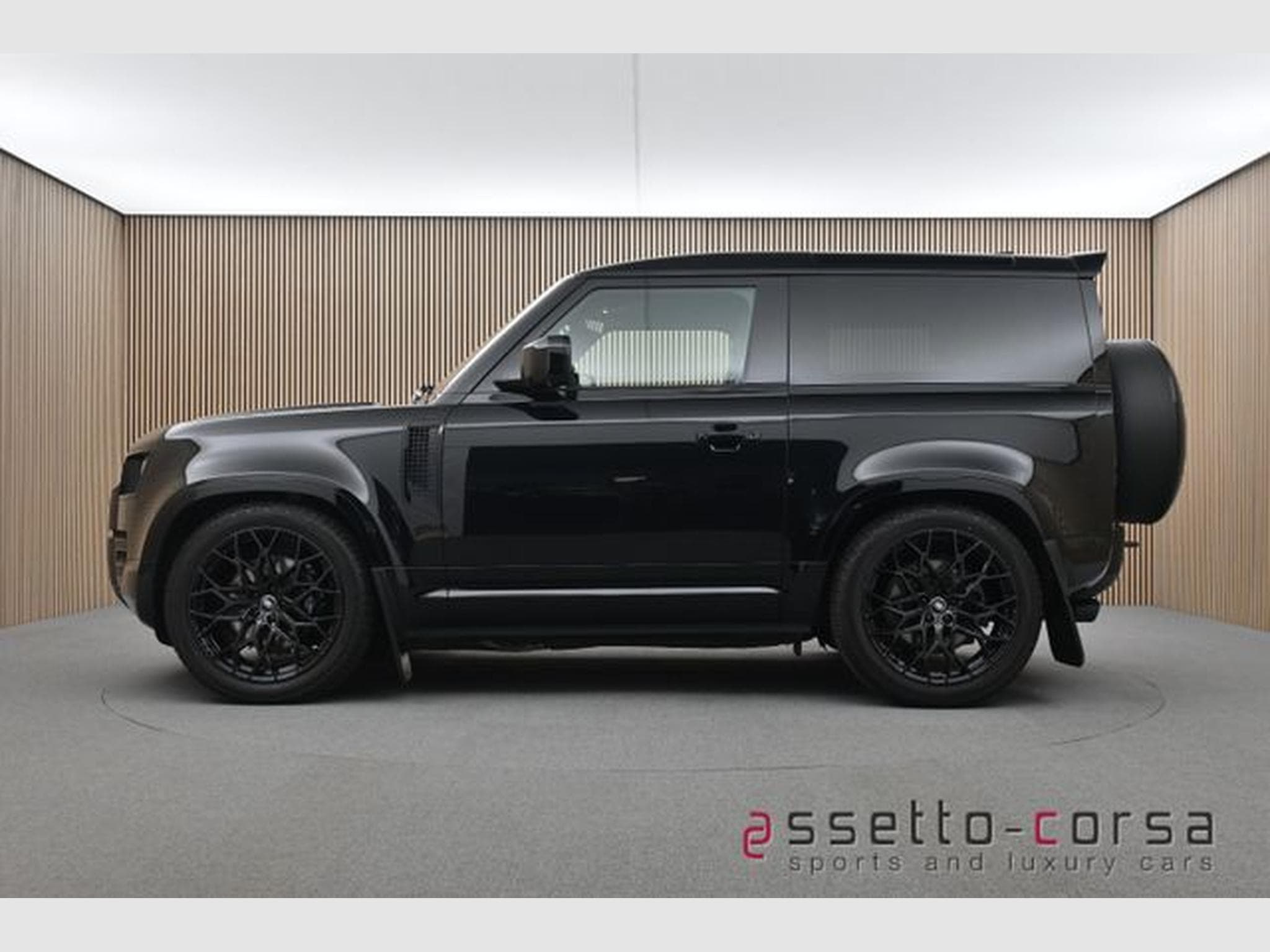 Land-Rover Defender Defender 90 P525 V8*Milltek*Matzker*Urban*AHK (2023) - Photo 1