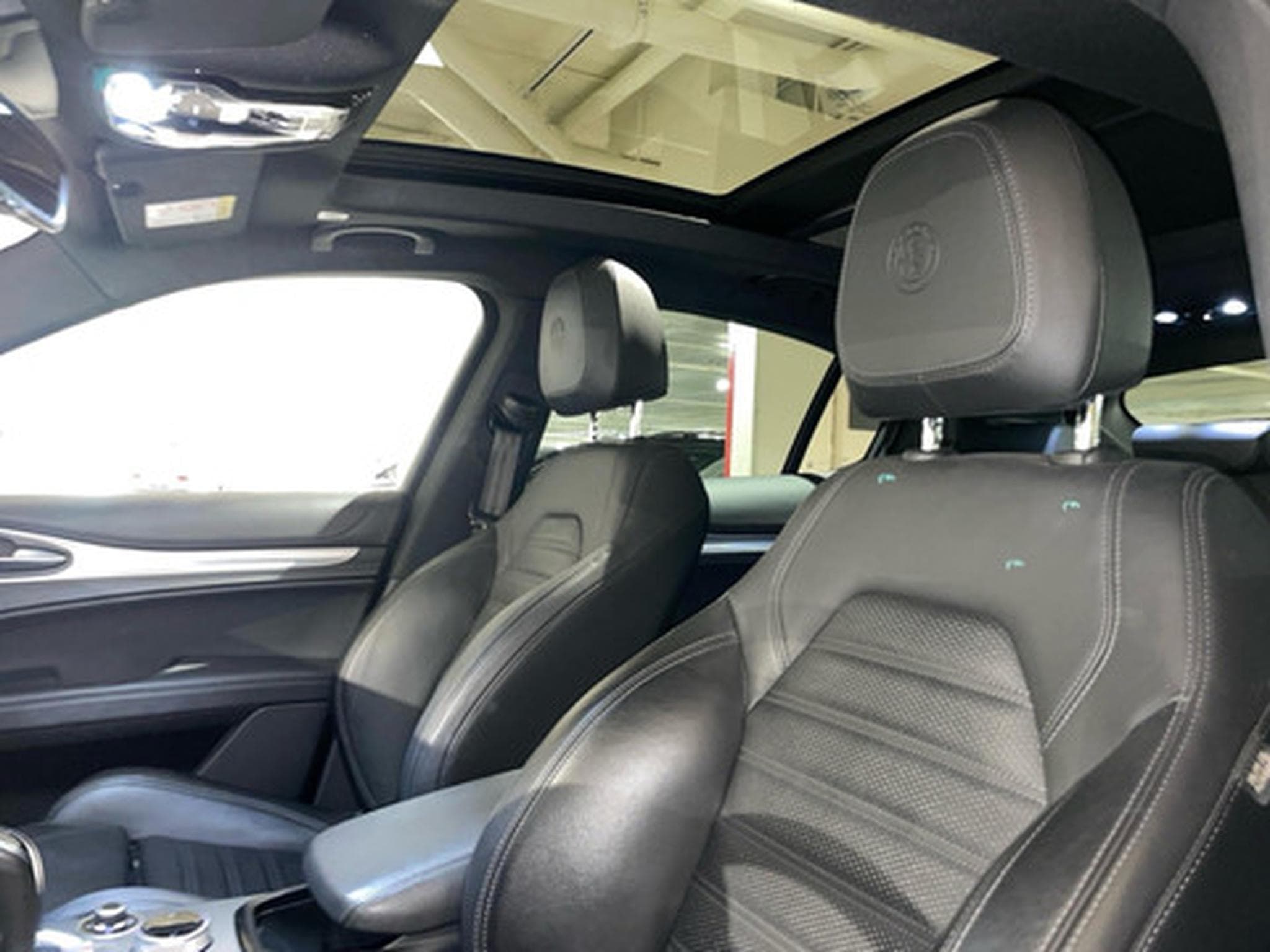 Alfa-Romeo Stelvio 2.2 MJD 210 Q4 Veloce (2023) - Foto 13