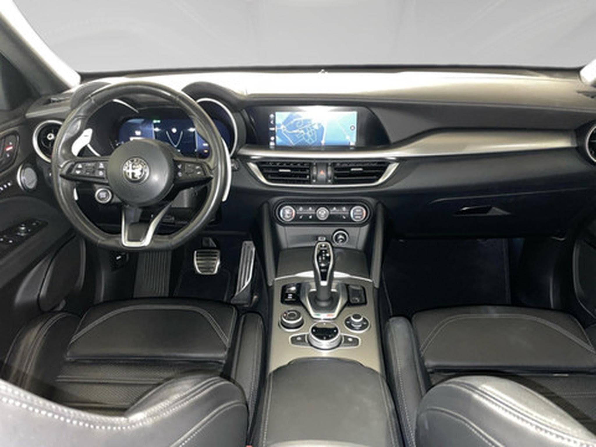 Alfa-Romeo Stelvio 2.2 MJD 210 Q4 Veloce (2023) - Foto 5