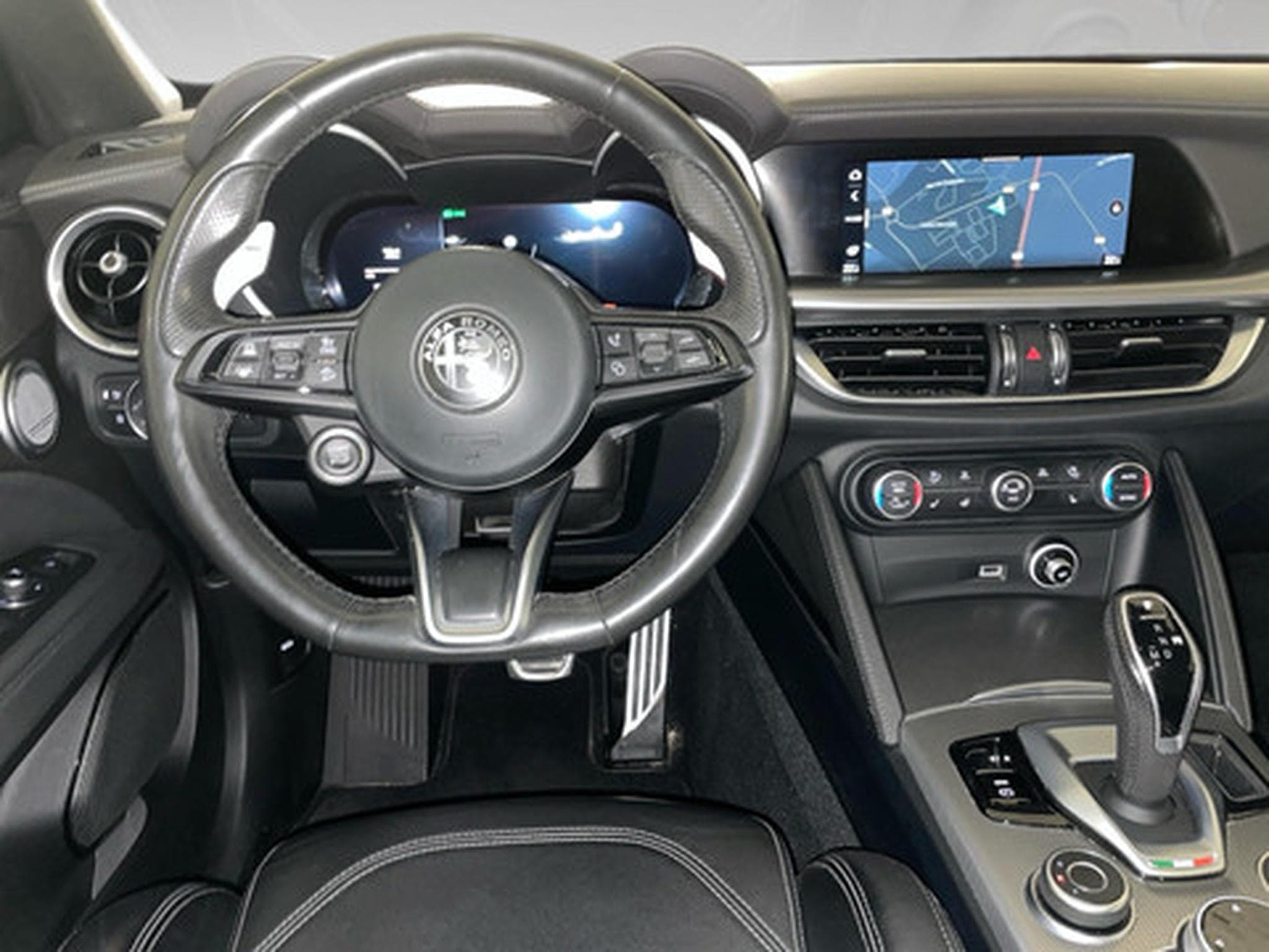 Alfa-Romeo Stelvio 2.2 MJD 210 Q4 Veloce (2023) - Foto 6