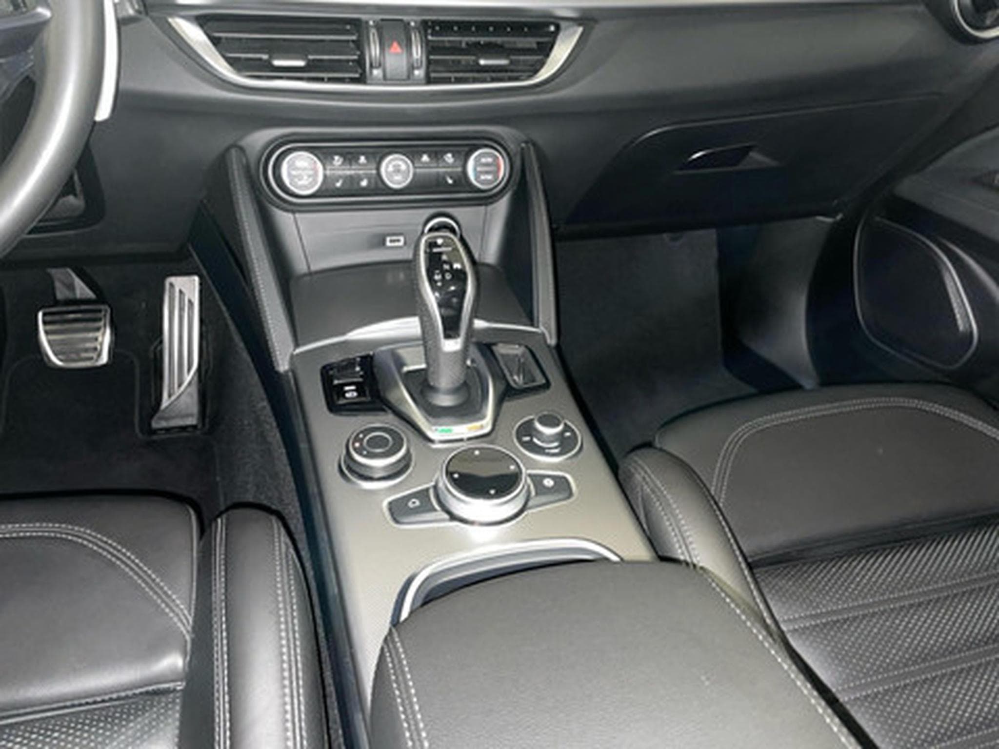 Alfa-Romeo Stelvio 2.1 D 210 Veloce AWD (2021) - Foto 10