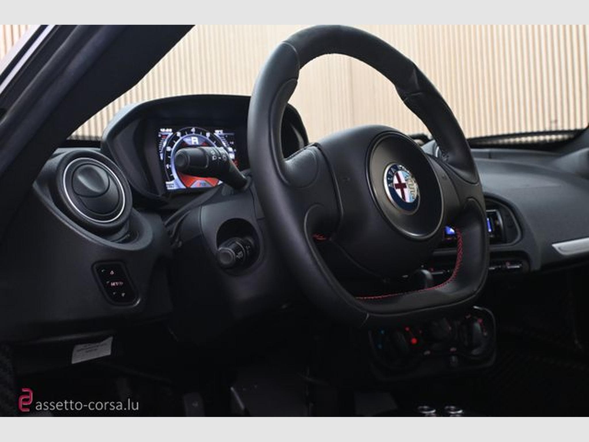 Alfa-Romeo 4C 4C*Carbon*10.379km*Classic Rims* Service history (2019) - Photo 21