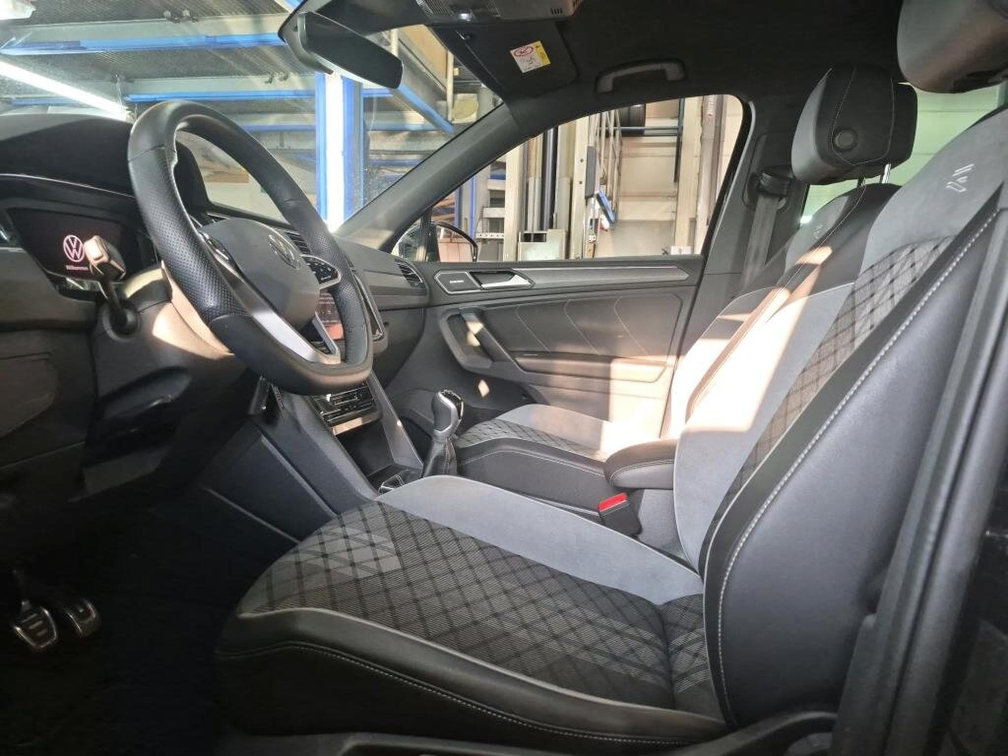 VW Tiguan Tiguan R-Line 2.0 TDI 150CV (2022) - Photo 6