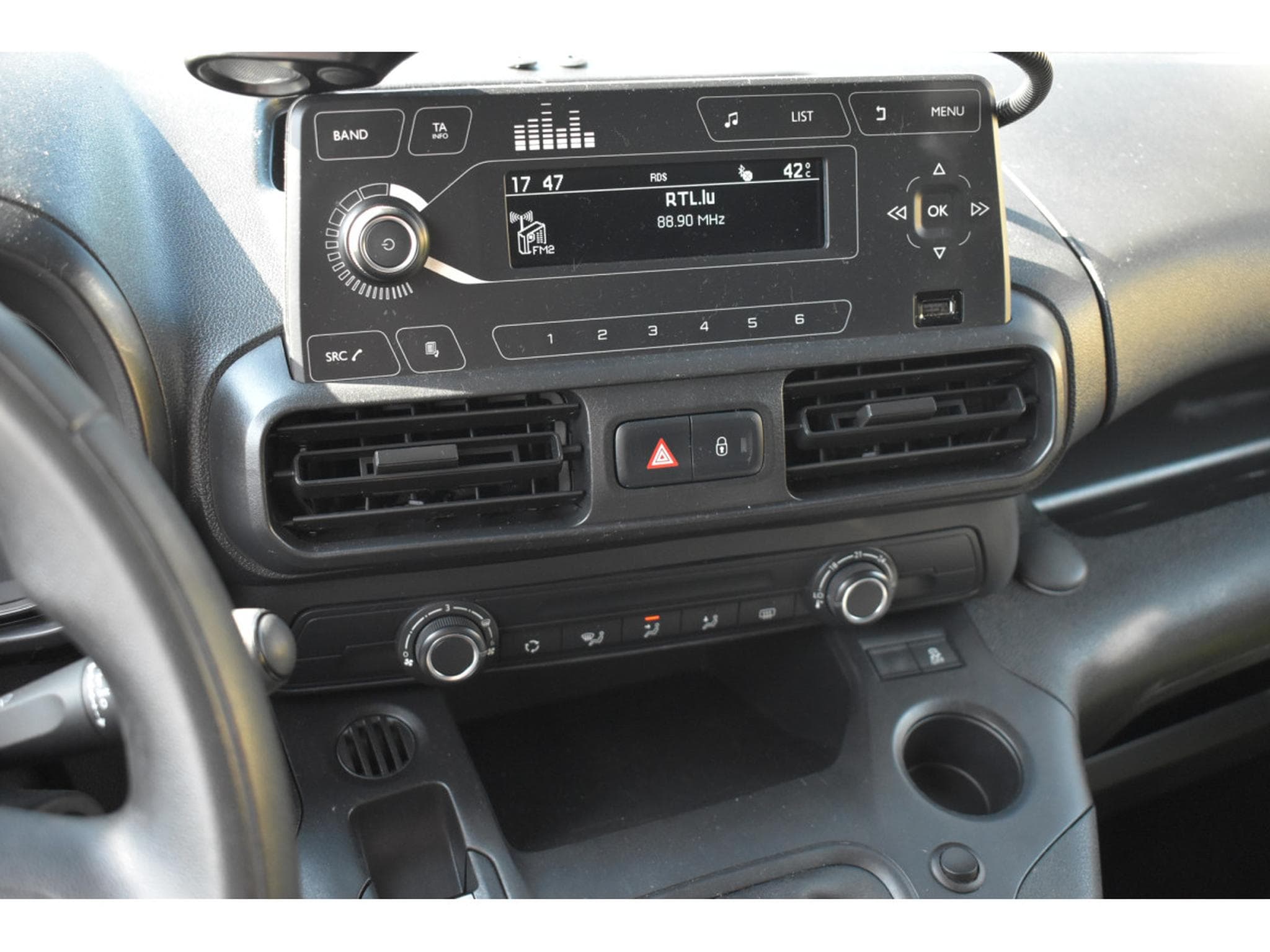 Citroën Berlingo 1,5 DCI Maxi Nouv.Distrib. 3 places très bon état (2021) - Photo 17