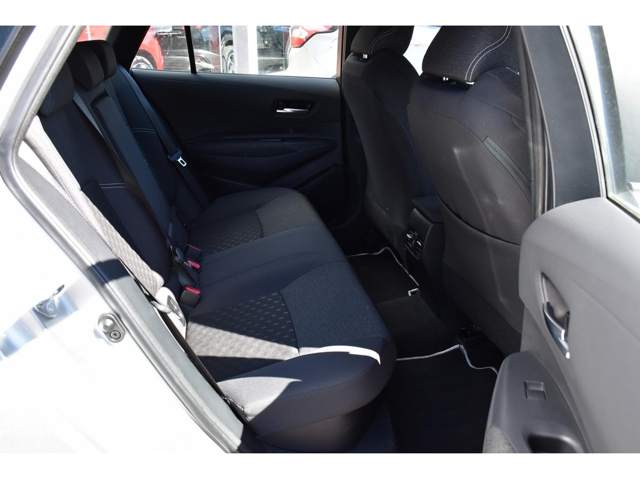 Toyota Corolla Touring Sports 1.8 Hybrid Dynamic e-CVT ACC LANE GPS CAM 1°M (2023) - Photo 8
