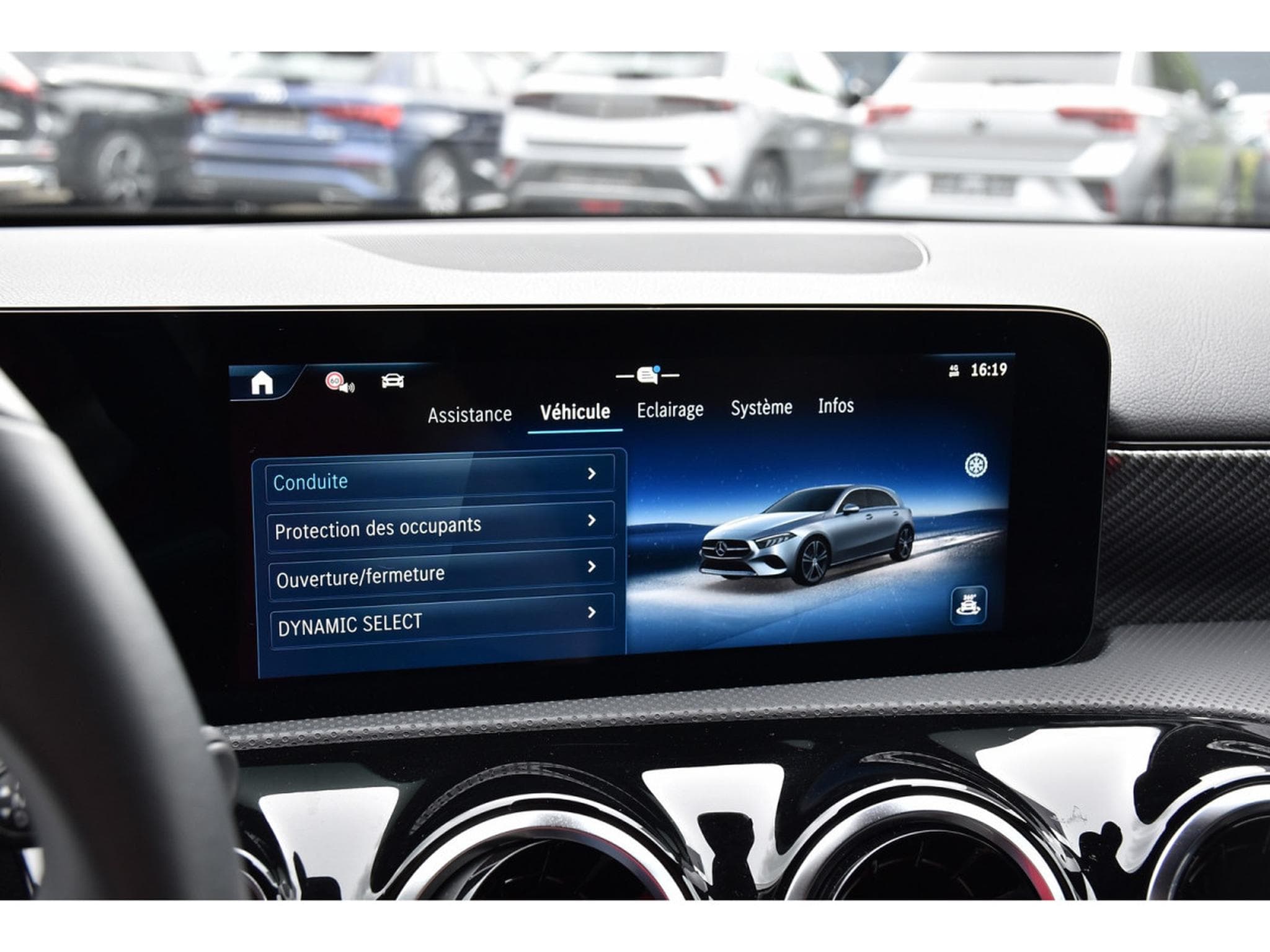 Mercedes A 180 Progressive 7G-DCT CUIR GPS LANE CAM 1° MAIN (2025) - Photo 15