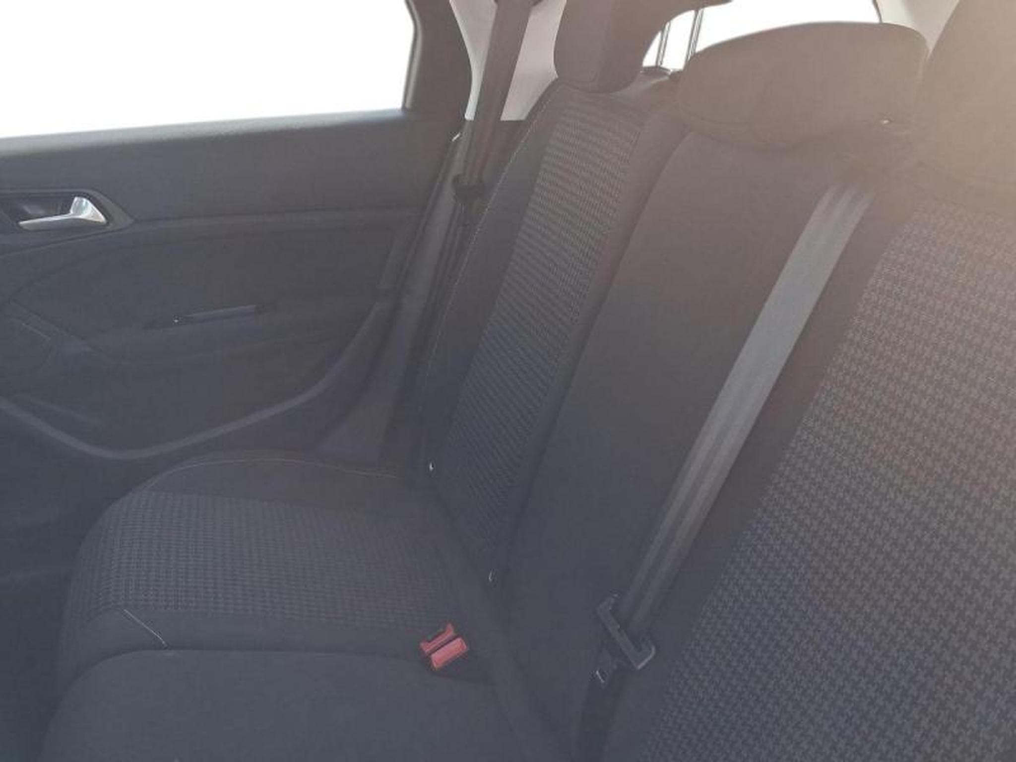 PEUGEOT 308 1.5 BlueHDi 130ch S&S Active (2021) - Photo 3