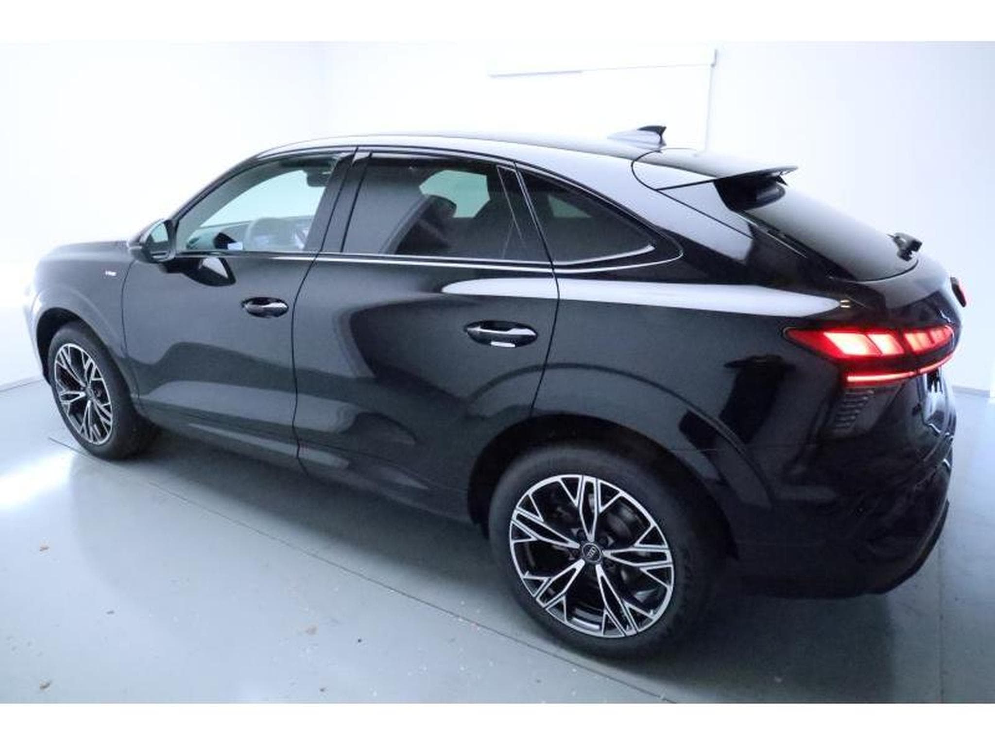 Audi Q3 Sportback (2026) - Foto 16