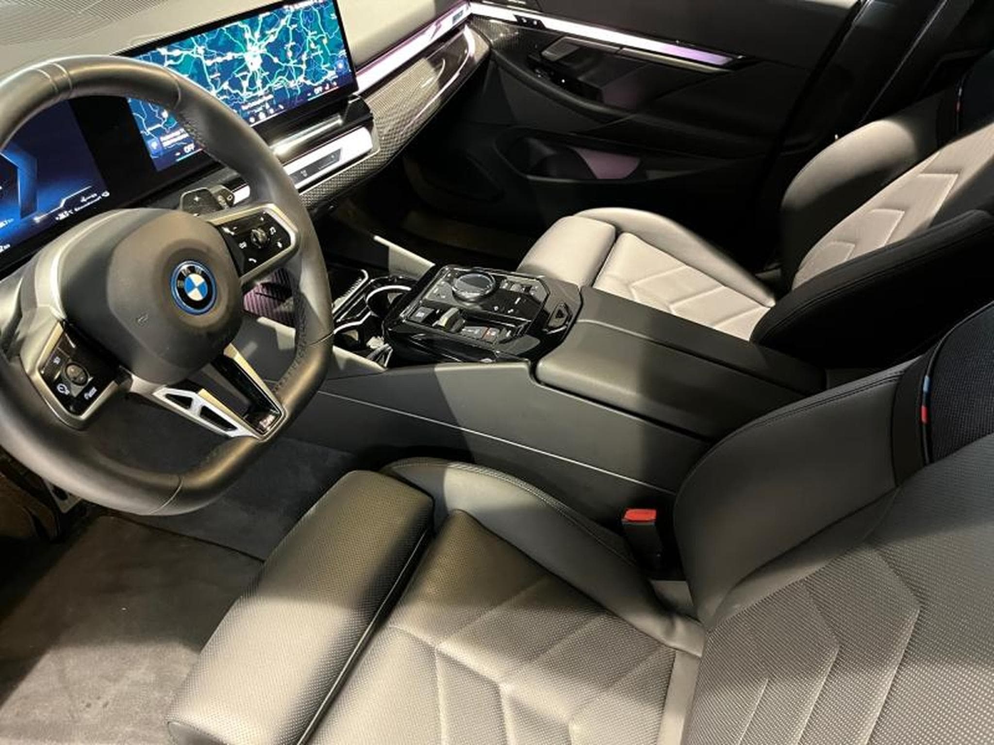 BMW 530 530e xDrive Touring M Sport (2025) - Foto 10