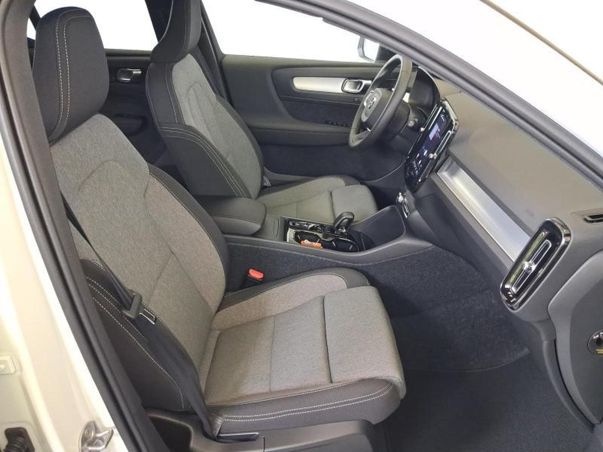 Volvo XC40 Dark (2026) - Foto 14