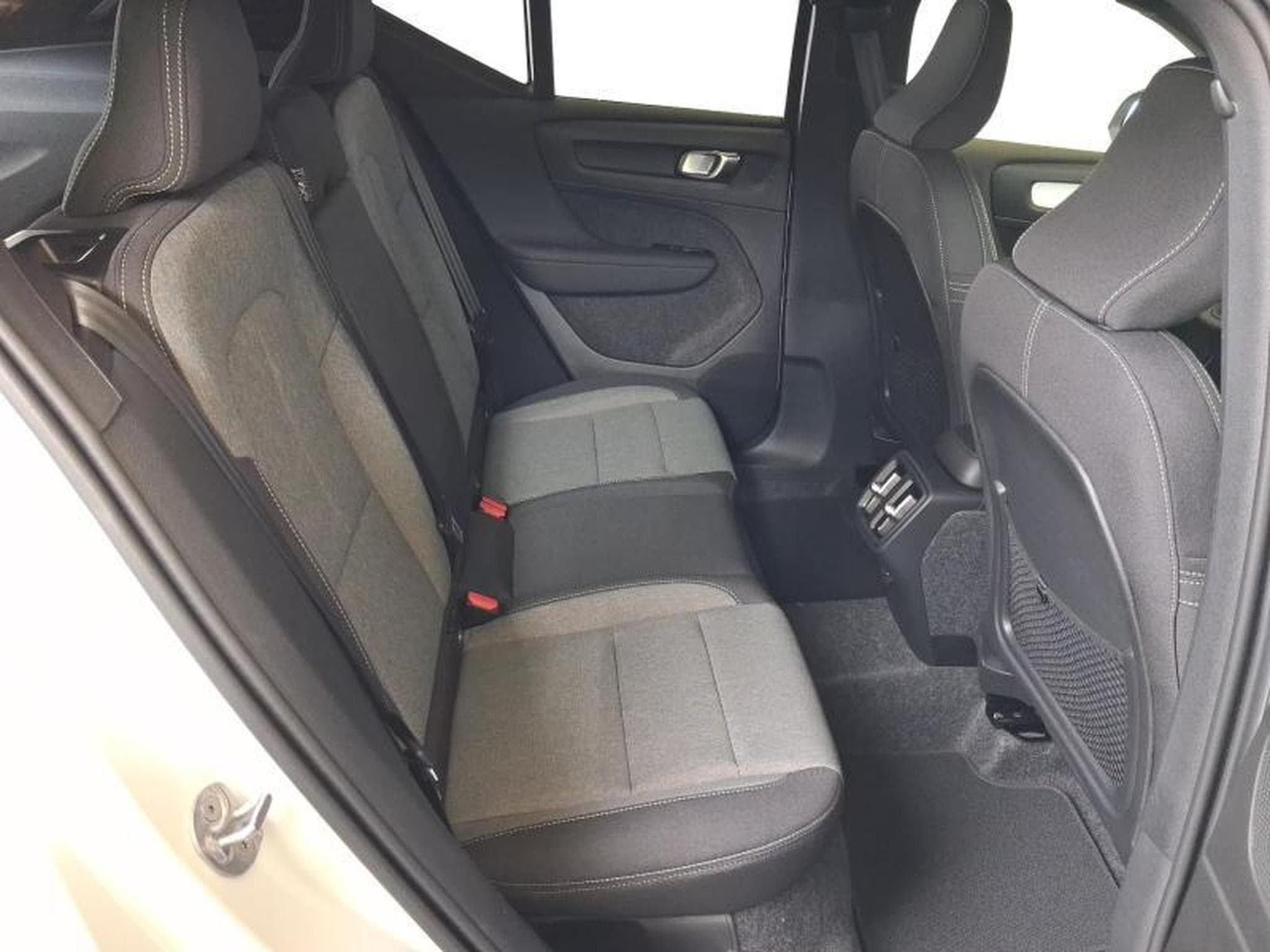 Volvo XC40 Dark (2026) - Foto 15