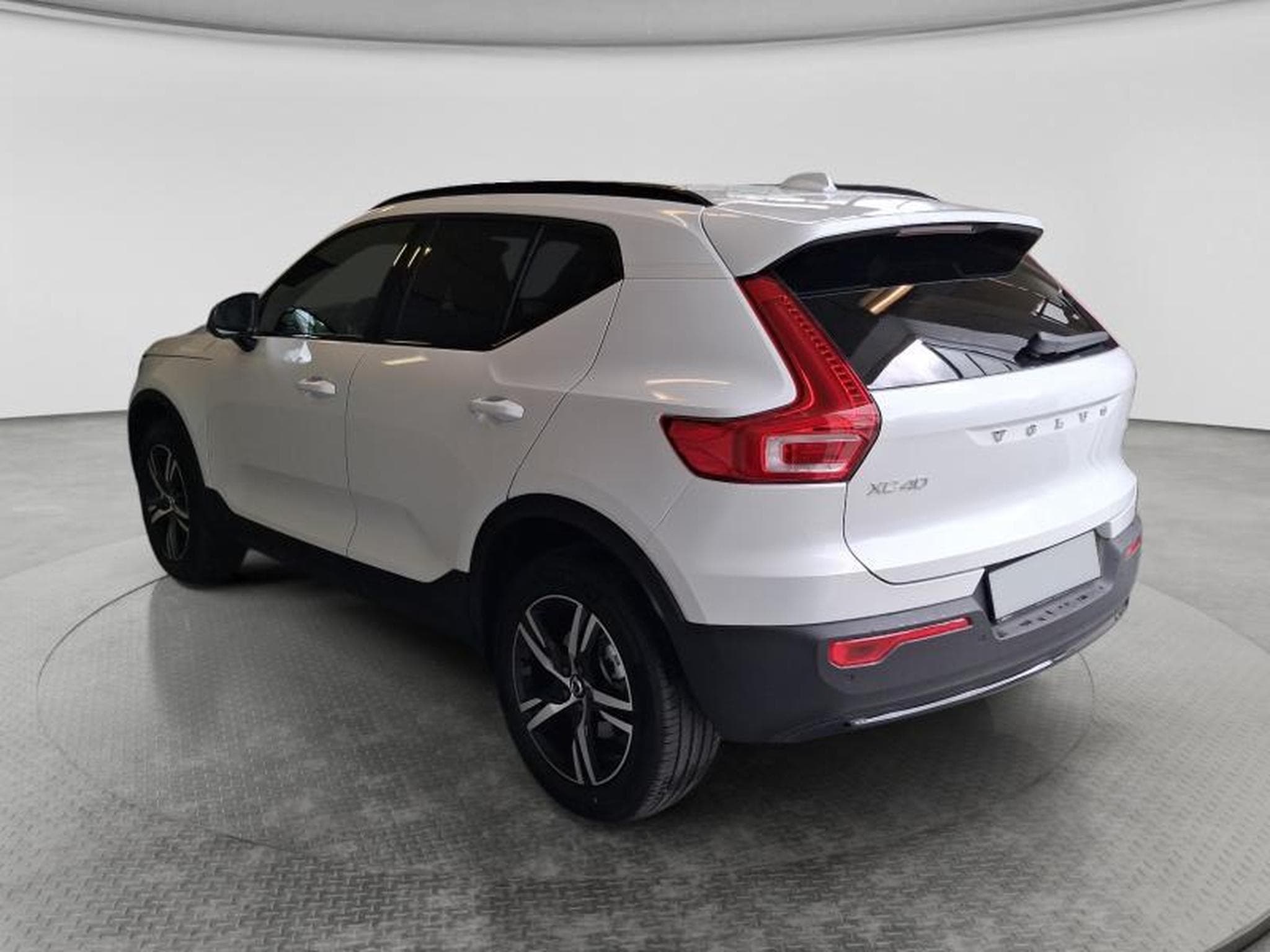 Volvo XC40 Dark (2026) - Foto 17
