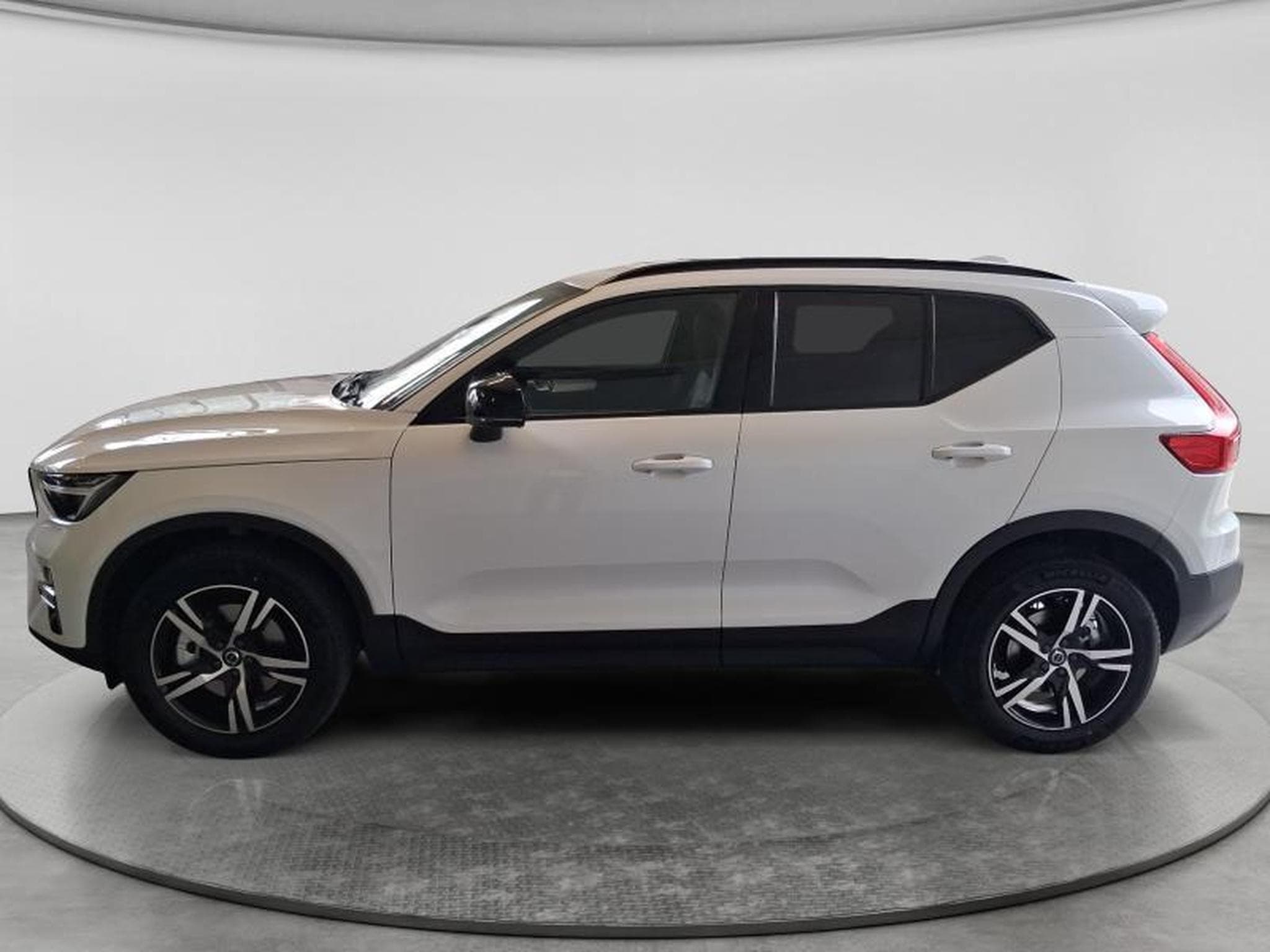 Volvo XC40 Dark (2026) - Foto 18