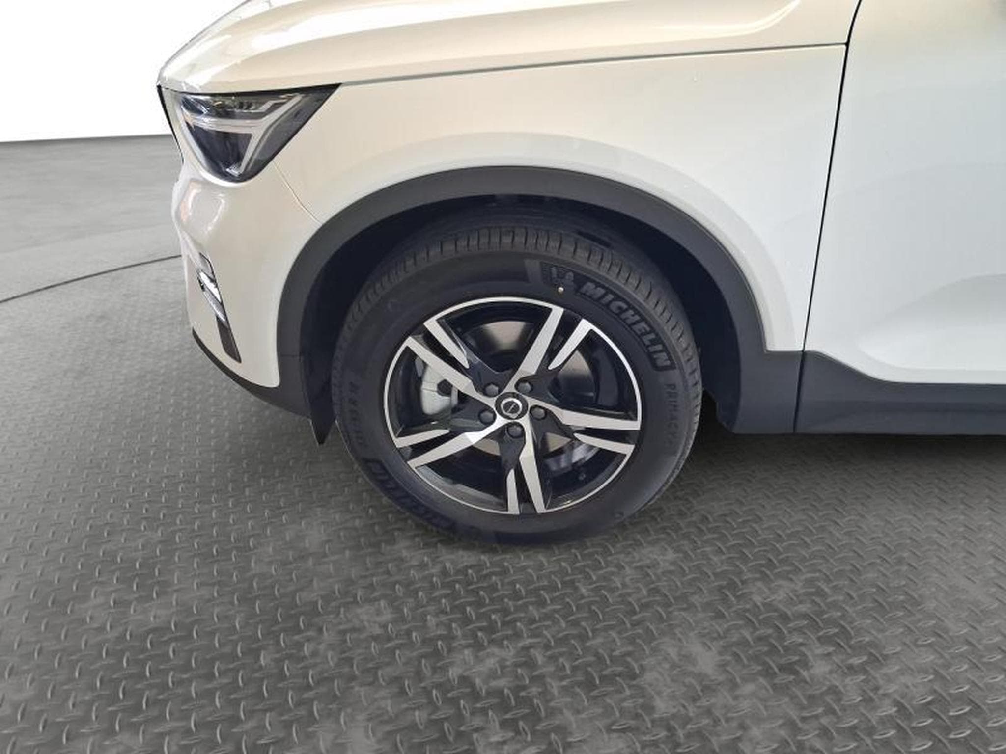 Volvo XC40 Dark (2026) - Foto 22