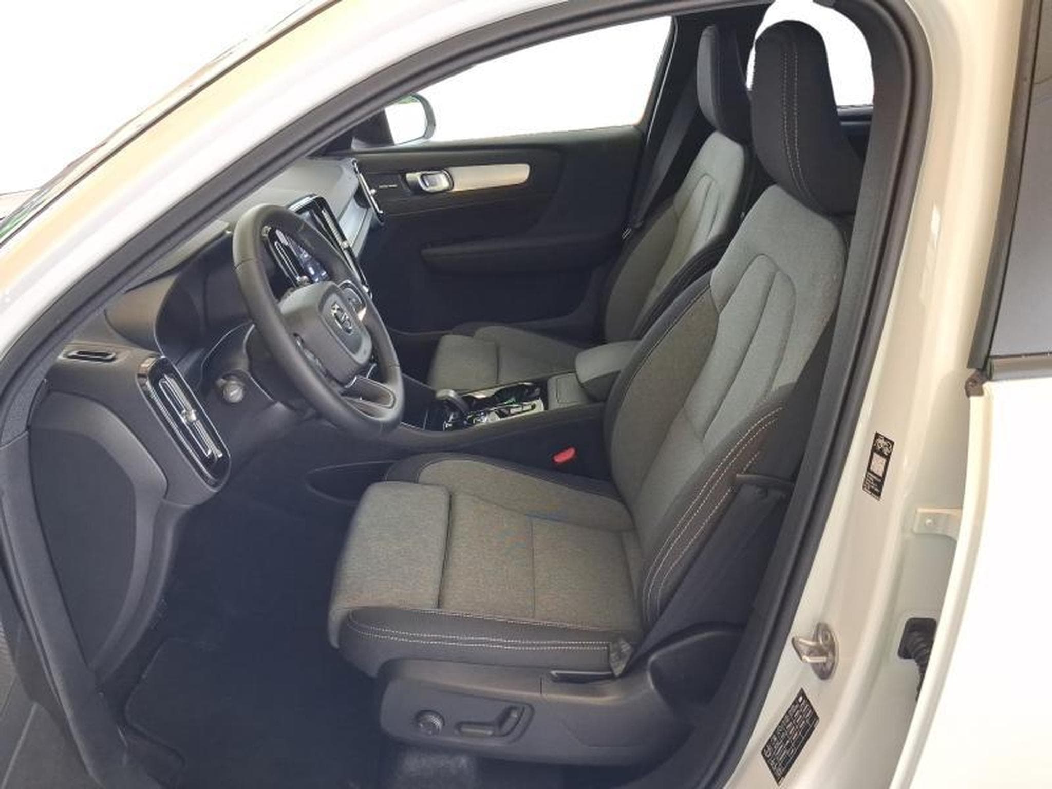 Volvo XC40 Dark (2026) - Foto 4