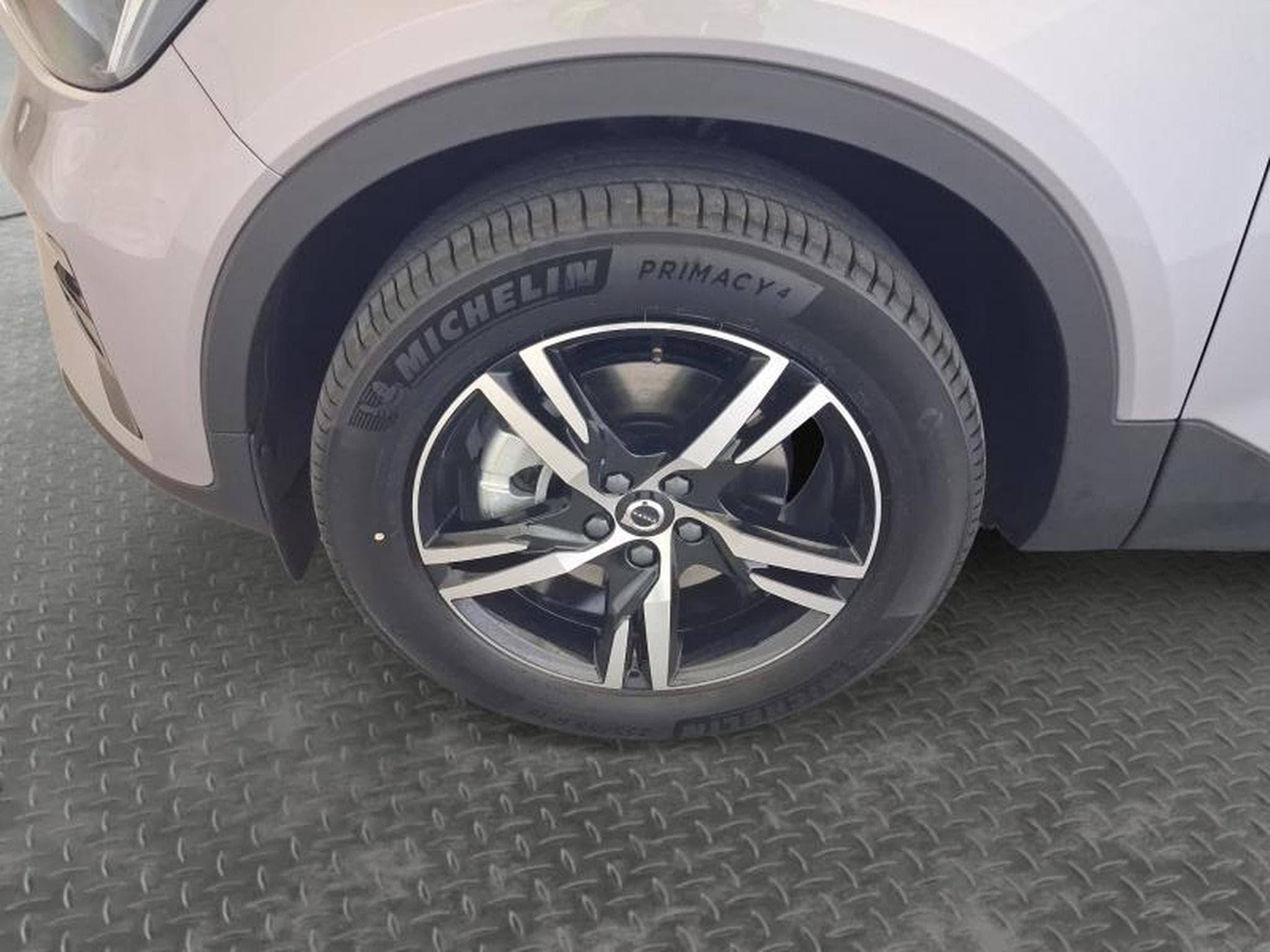 Volvo XC40 Dark (2026) - Foto 22