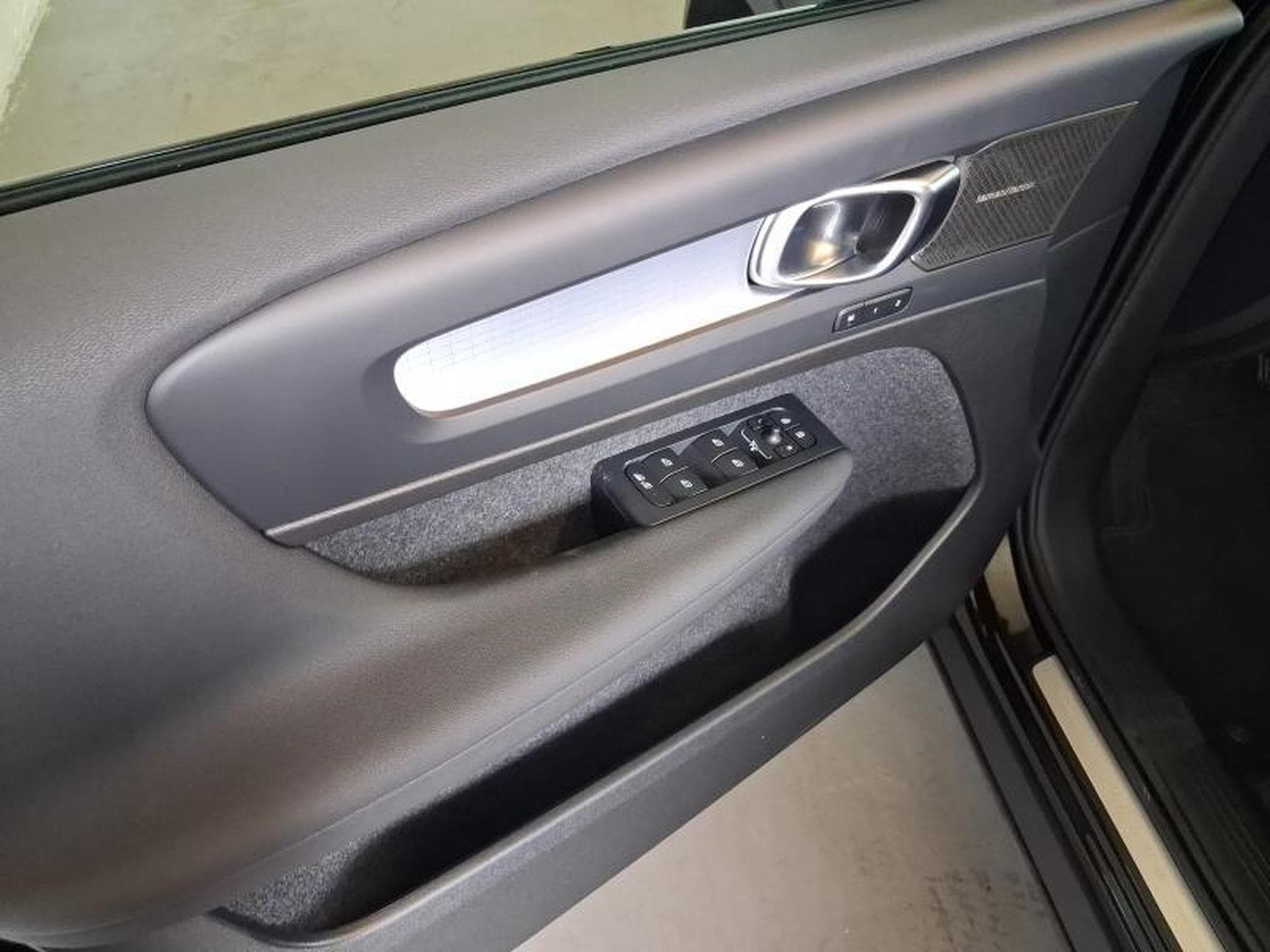 Volvo XC40 Dark (2026) - Foto 10