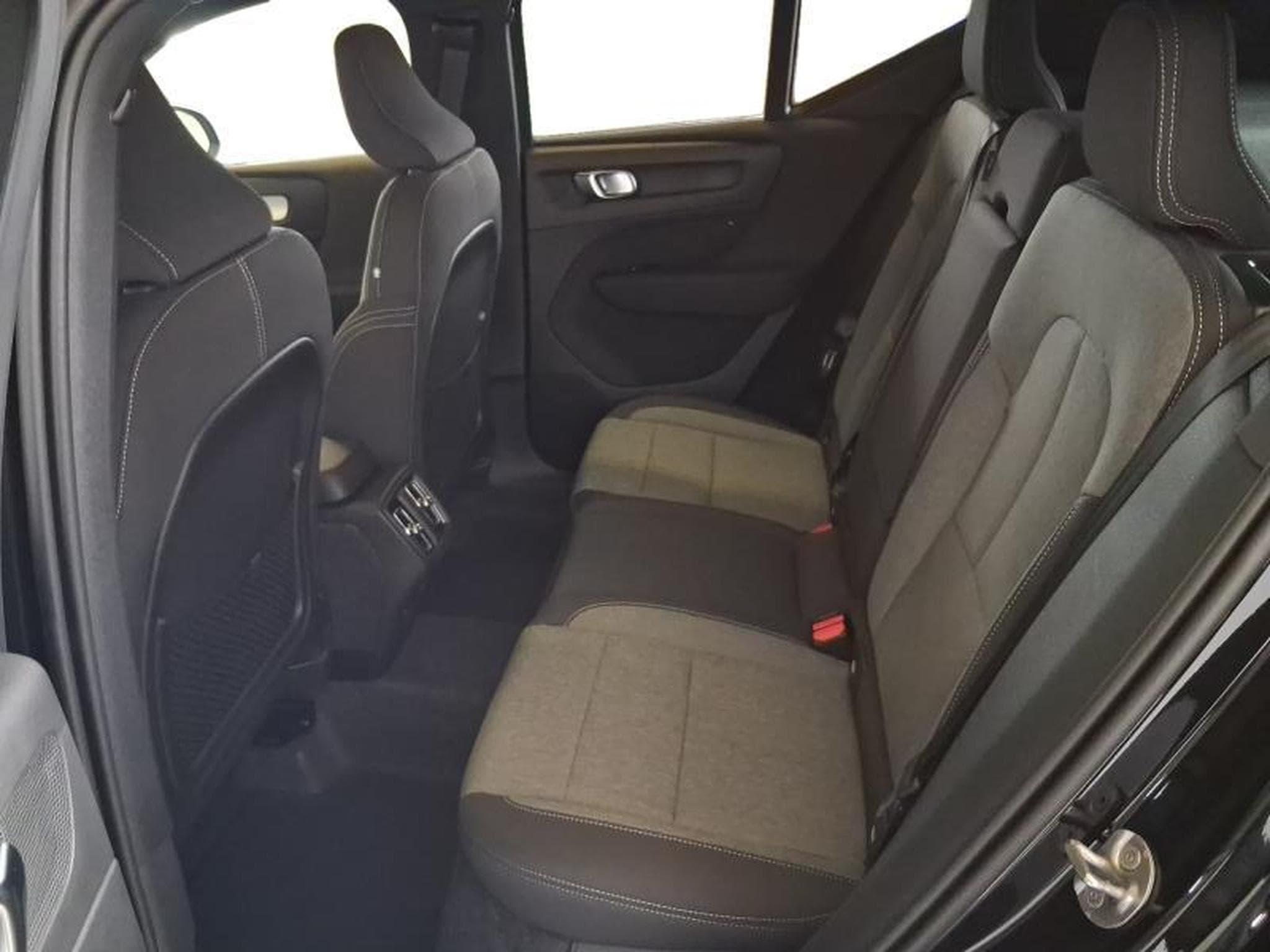 Volvo XC40 Dark (2026) - Foto 11