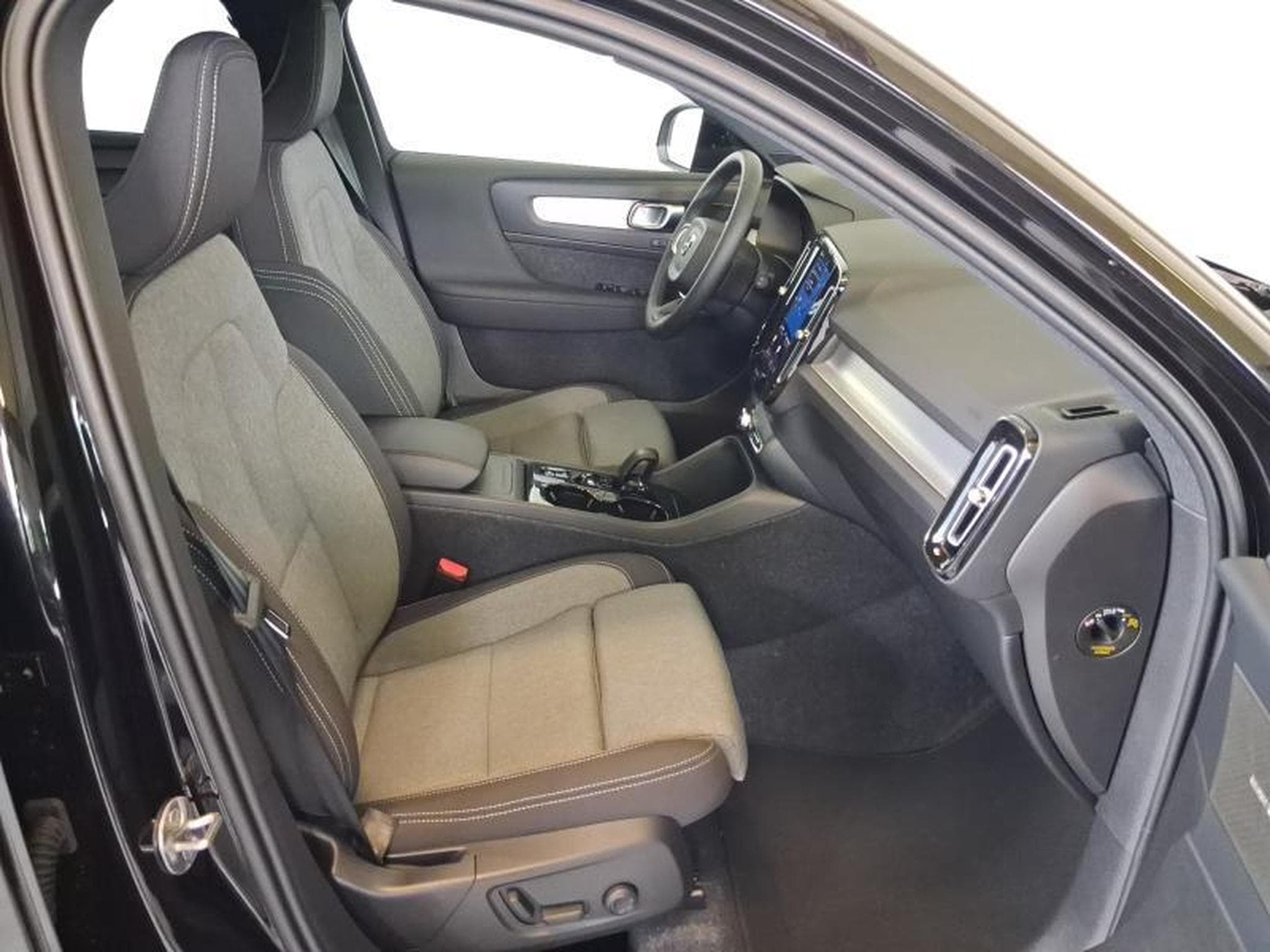 Volvo XC40 Dark (2026) - Foto 13