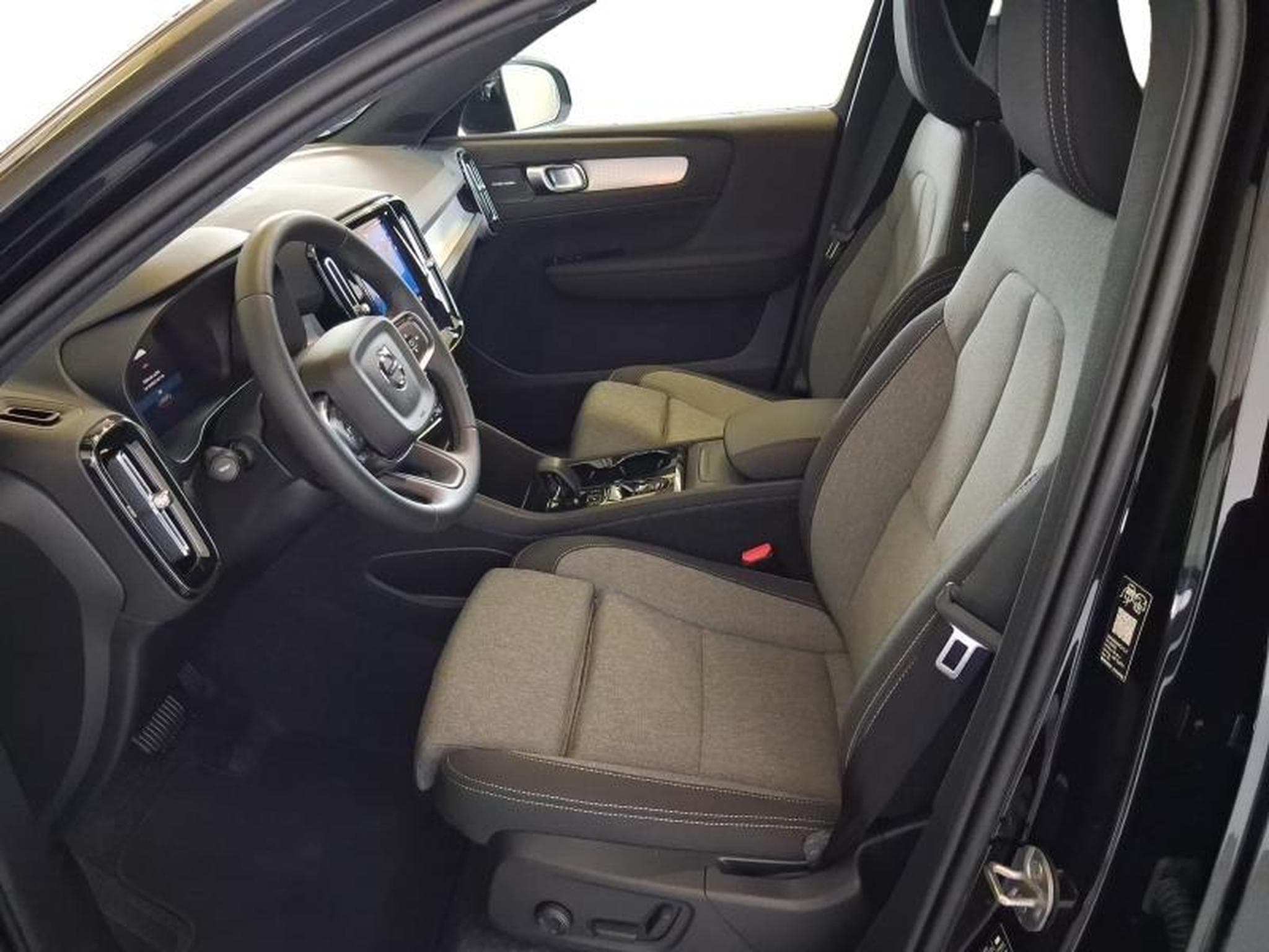 Volvo XC40 Dark (2026) - Foto 4