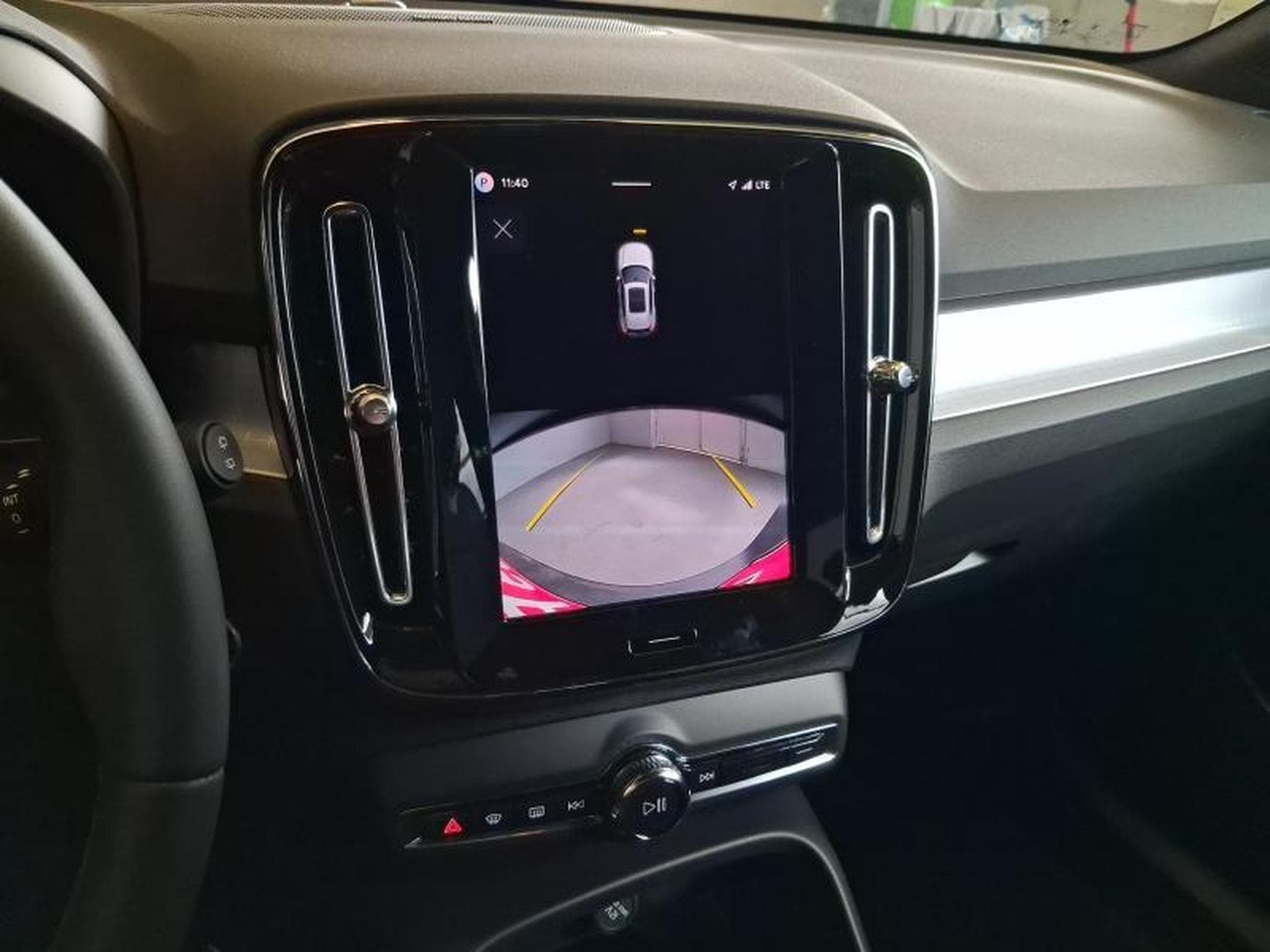 Volvo XC40 Dark (2026) - Foto 8