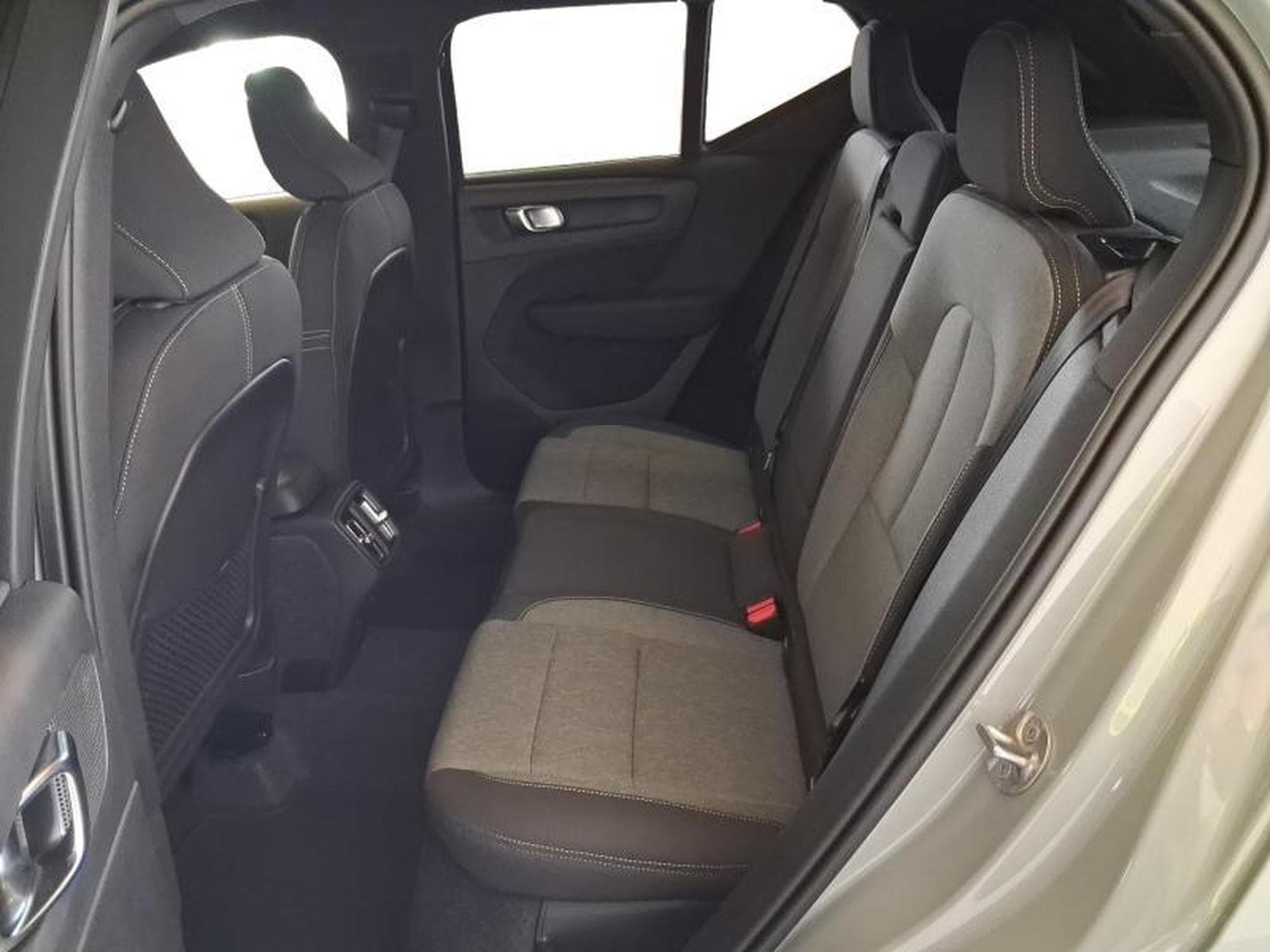 Volvo XC40 Dark (2026) - Foto 12