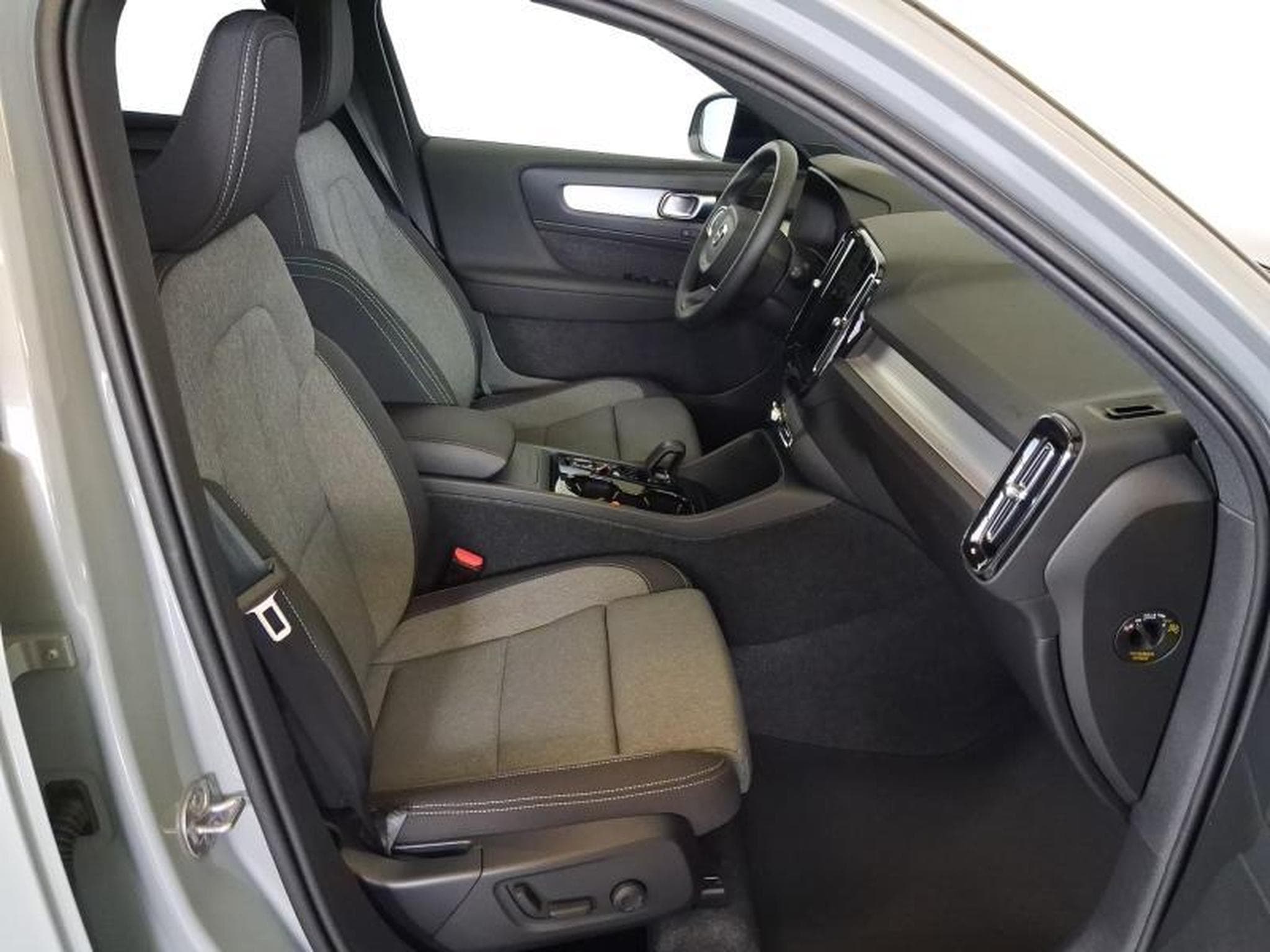 Volvo XC40 Dark (2026) - Foto 13