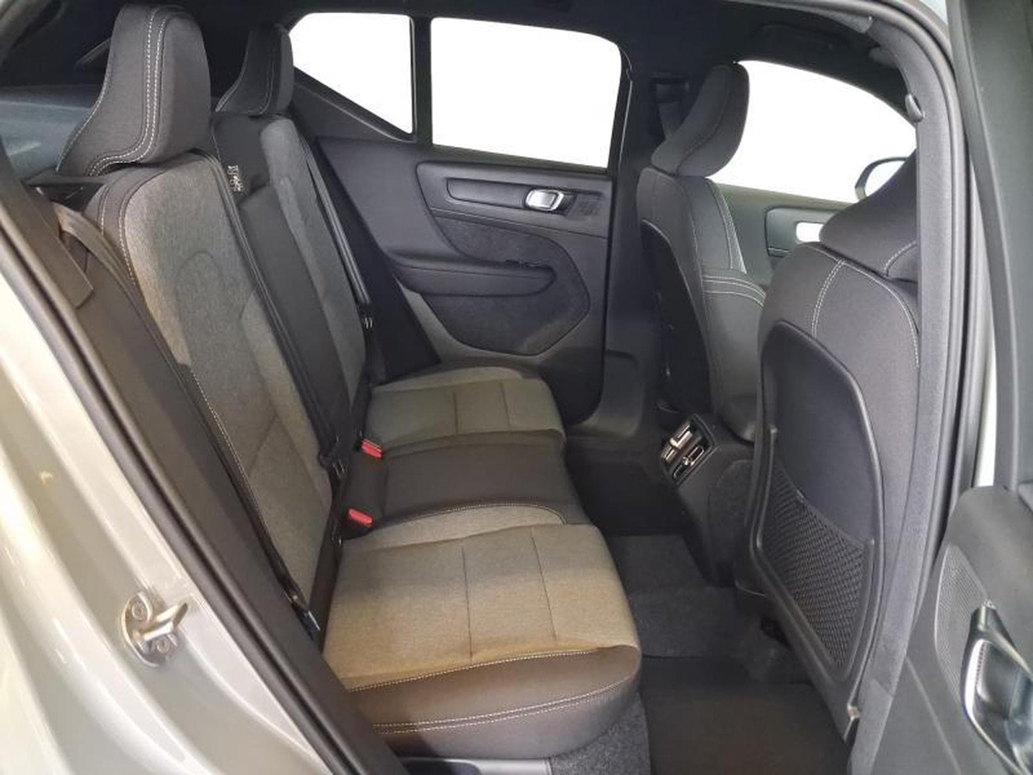 Volvo XC40 Dark (2026) - Foto 14