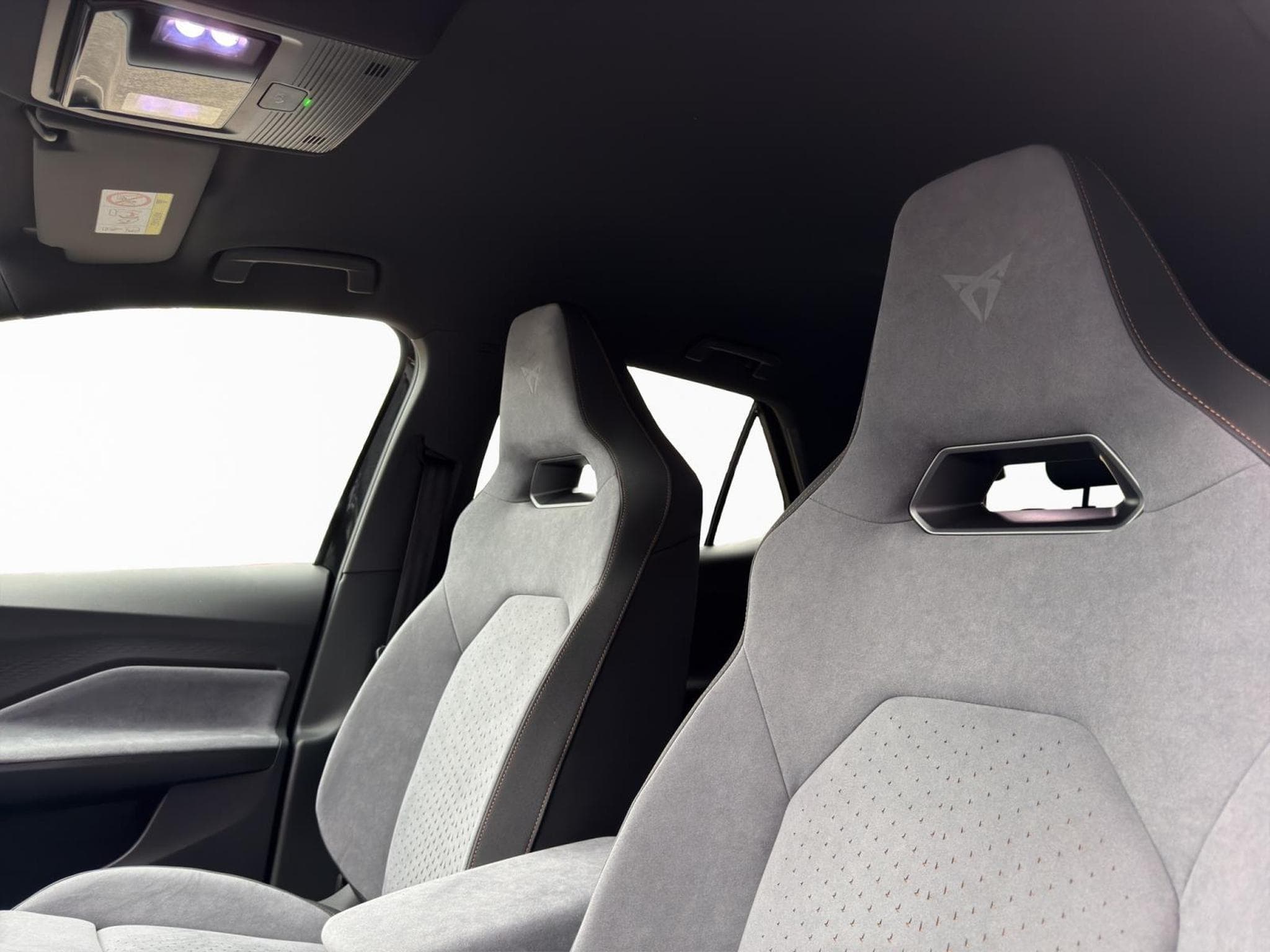 Cupra Born 59kWh 170kW/231ch (2025) - Photo 10