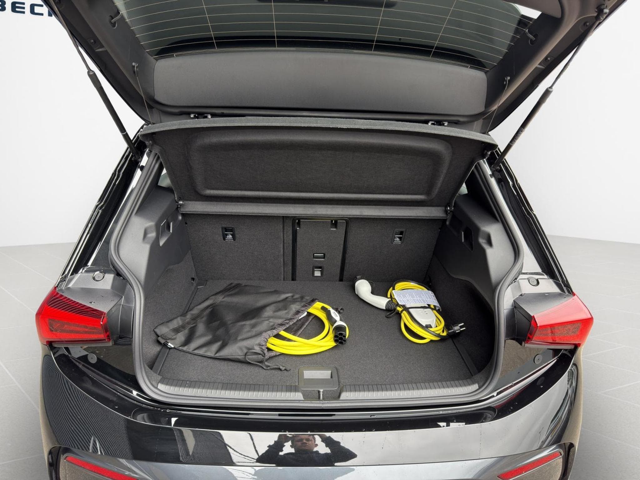 Cupra Born 59kWh 170kW/231ch (2025) - Photo 12