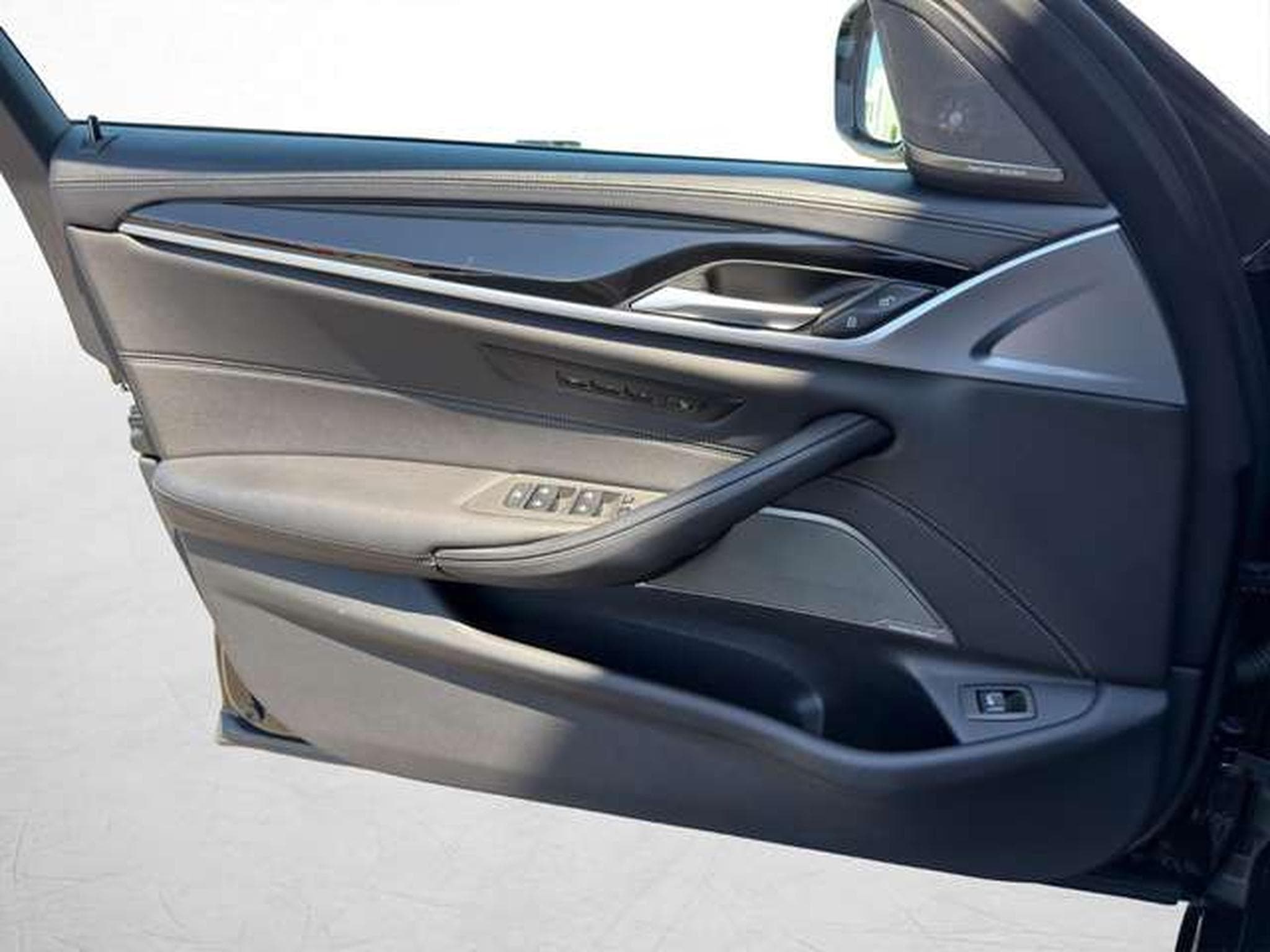 Alpina B5 Touring SWITCH-TRONIC Allrad Pano/HarmanKardo (2021) - Photo 12