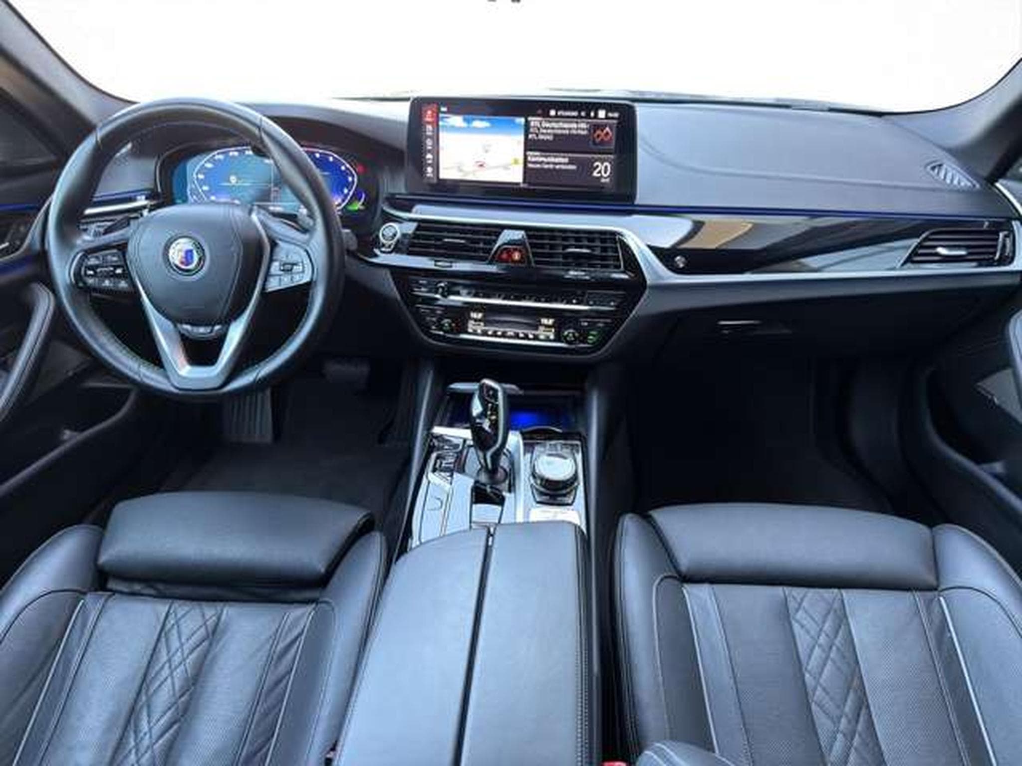 Alpina B5 Touring SWITCH-TRONIC Allrad Pano/HarmanKardo (2021) - Photo 14