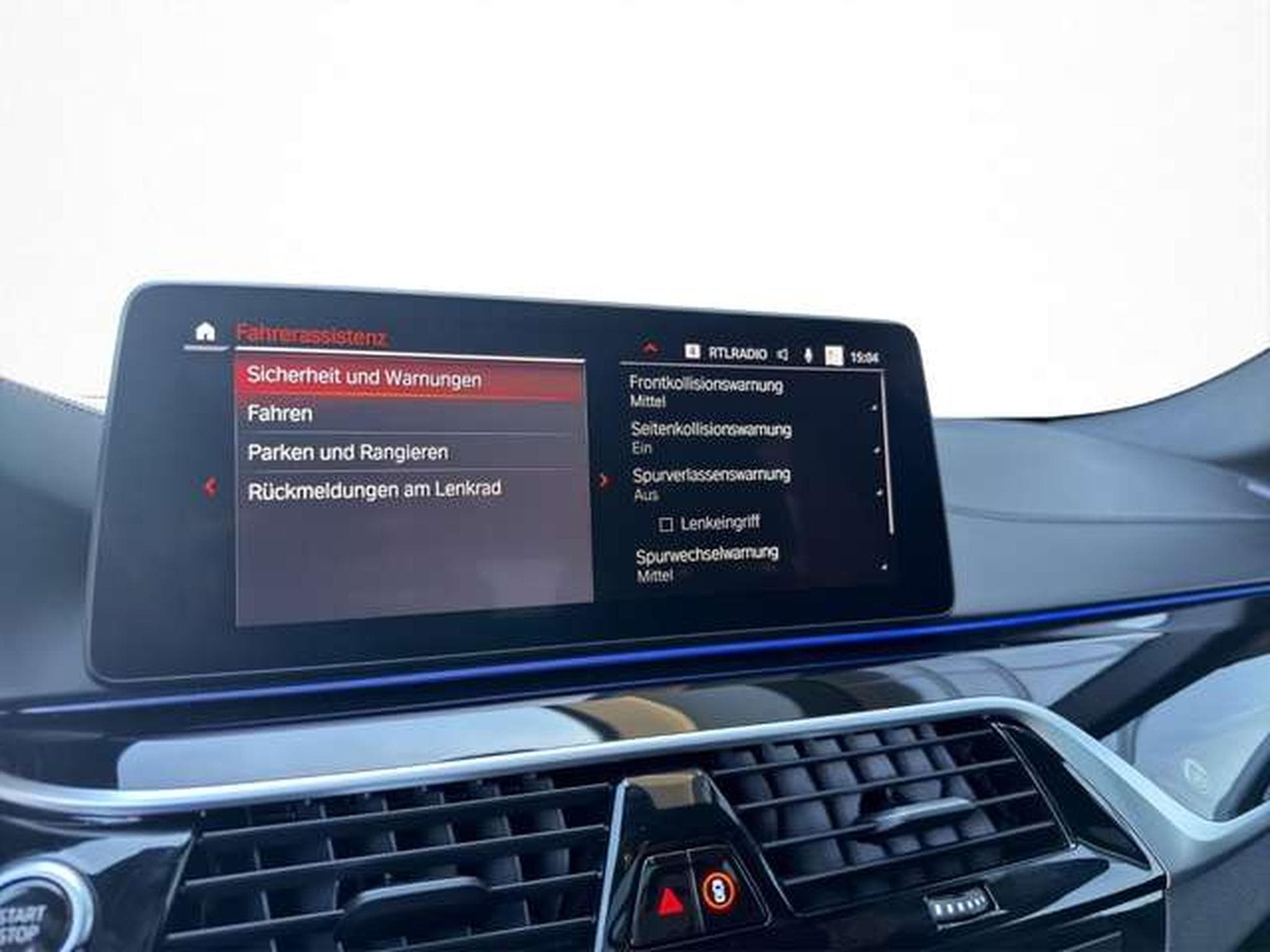 Alpina B5 Touring SWITCH-TRONIC Allrad Pano/HarmanKardo (2021) - Photo 21