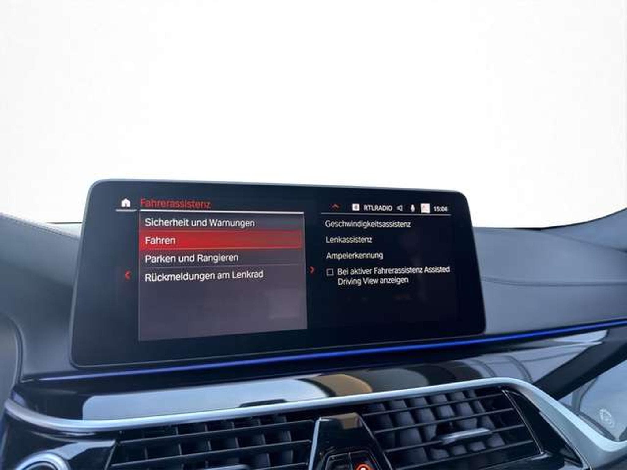 Alpina B5 Touring SWITCH-TRONIC Allrad Pano/HarmanKardo (2021) - Photo 25