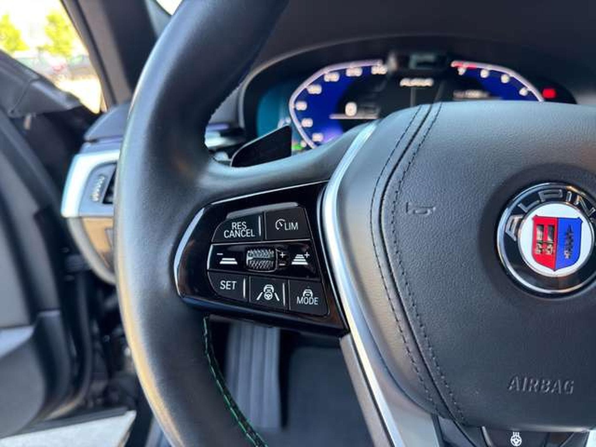 Alpina B5 Touring SWITCH-TRONIC Allrad Pano/HarmanKardo (2021) - Photo 27