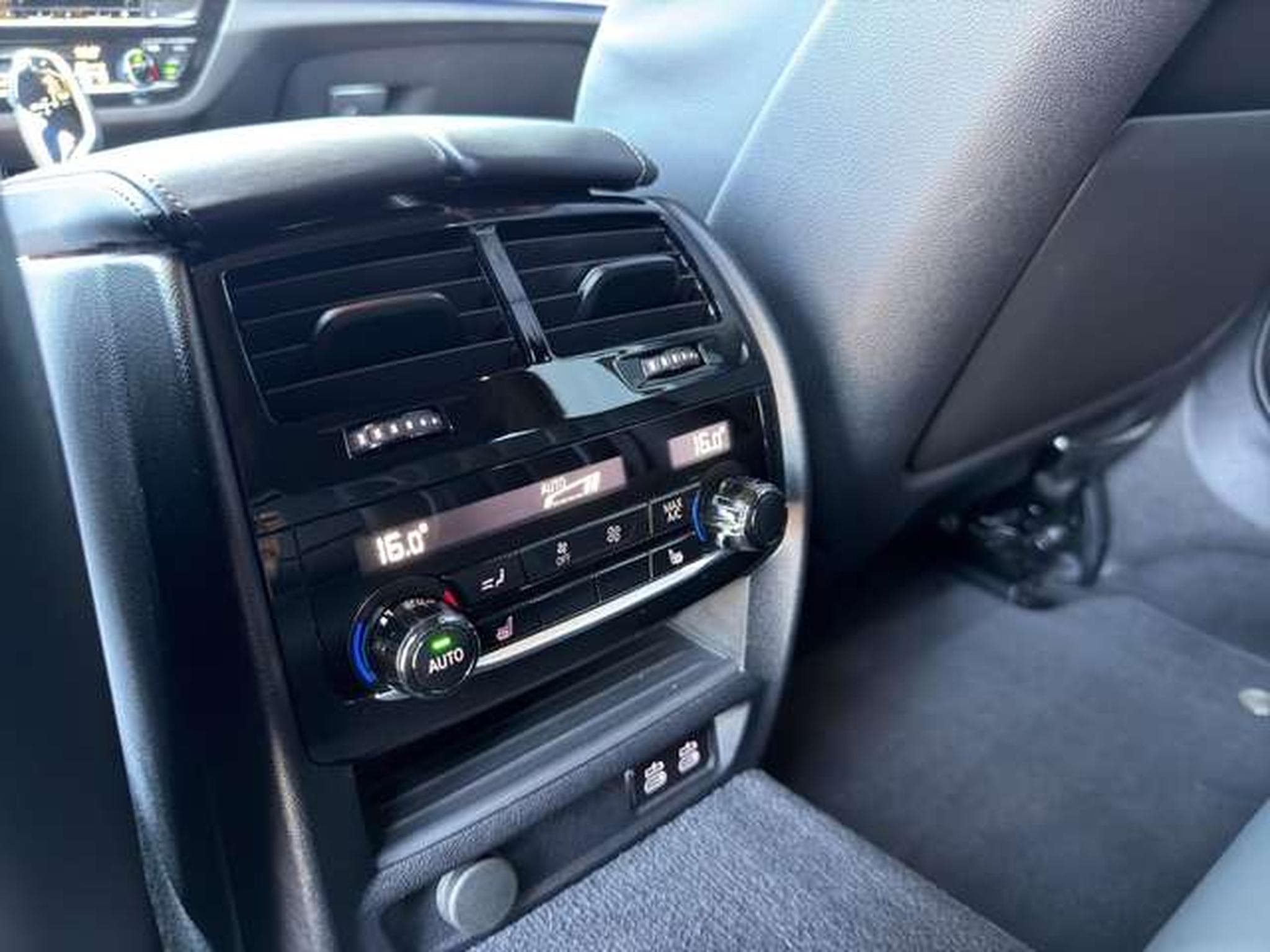 Alpina B5 Touring SWITCH-TRONIC Allrad Pano/HarmanKardo (2021) - Photo 30