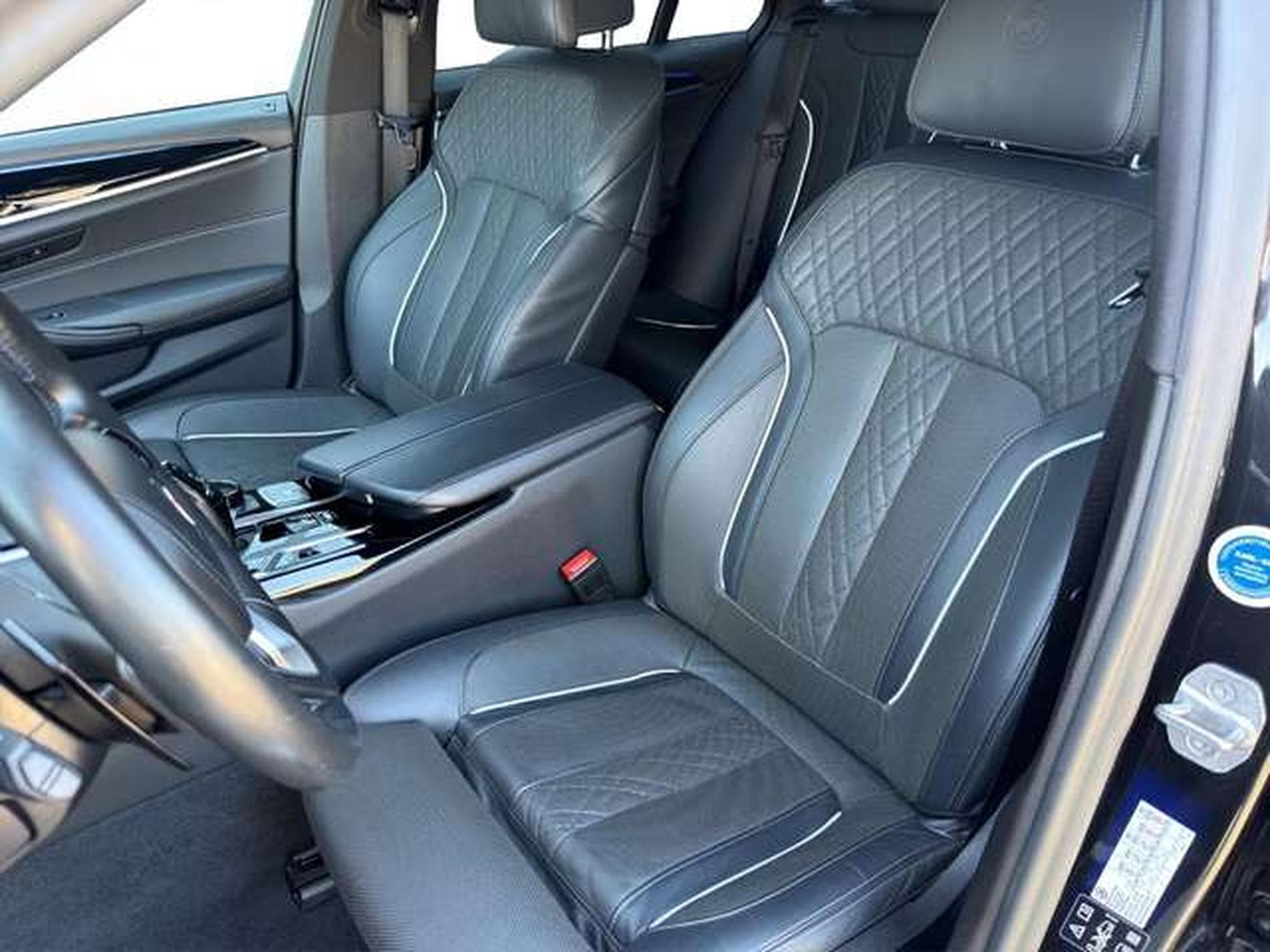 Alpina B5 Touring SWITCH-TRONIC Allrad Pano/HarmanKardo (2021) - Photo 9