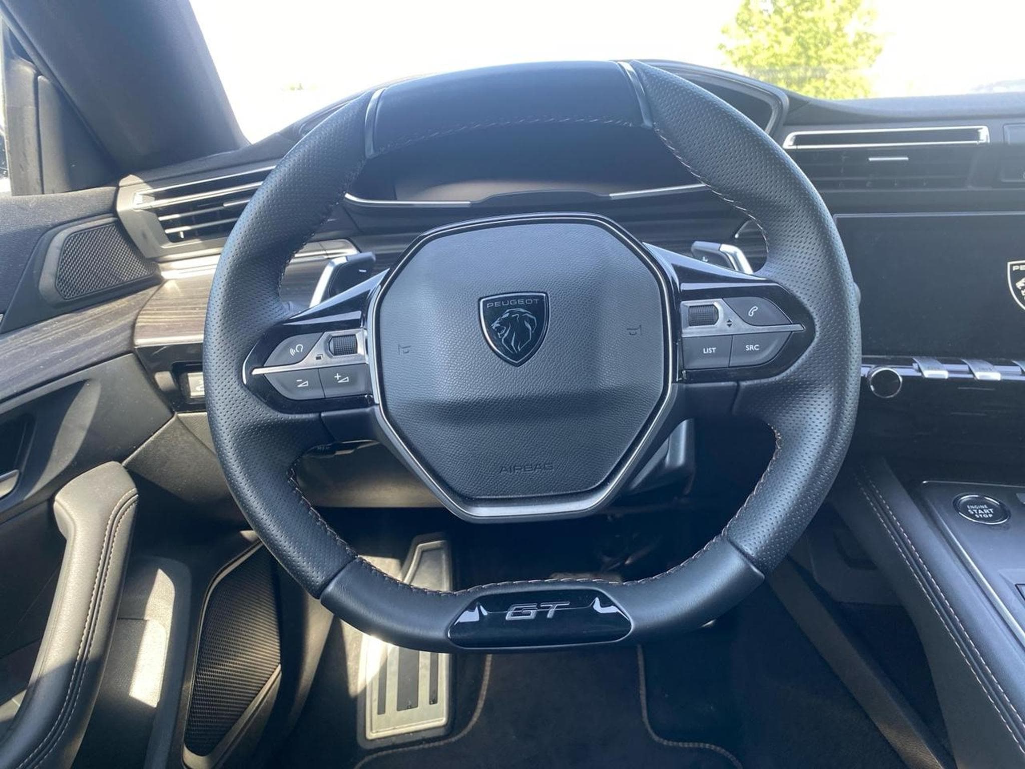 Peugeot 508 HYBRID 225 GT E-EAT8 (2024) - Photo 10