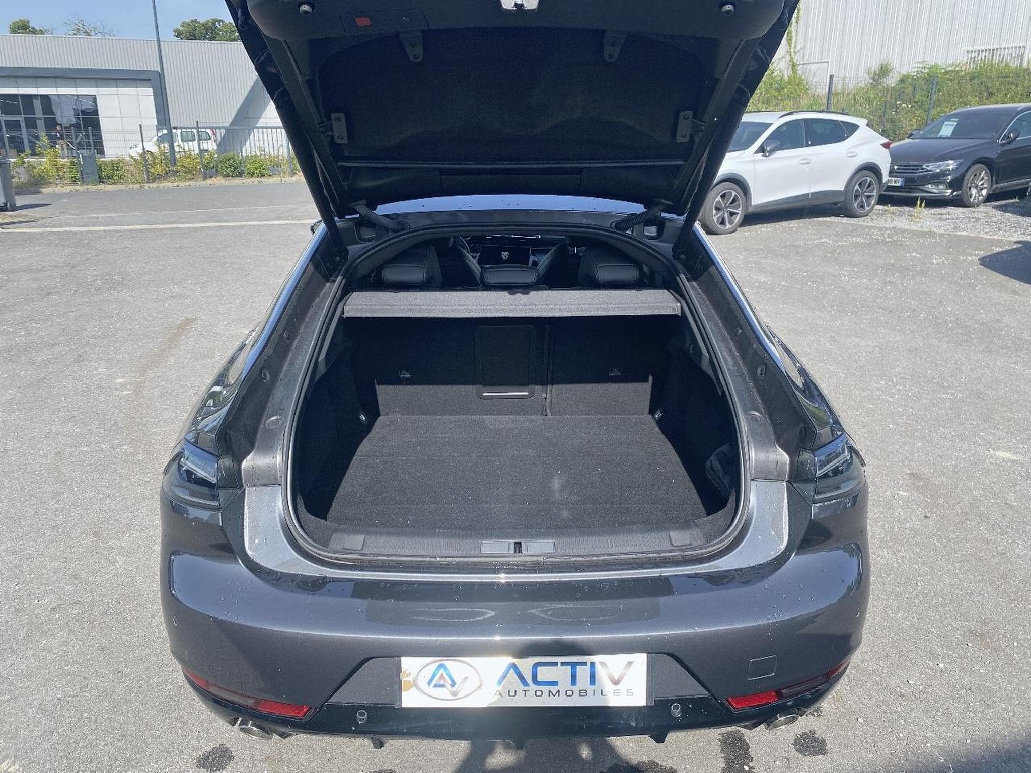 Peugeot 508 HYBRID 225 GT E-EAT8 (2024) - Photo 18