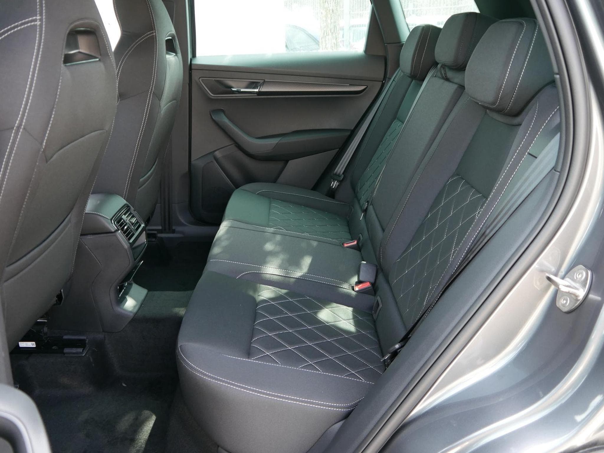 Skoda Karoq Sportline 2.0 TSI 4x4 DSG (2026) - Photo 8