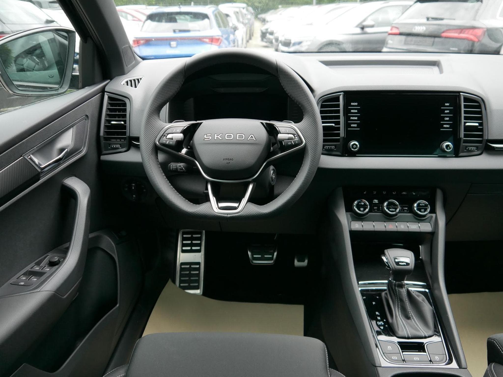 Skoda Karoq Sportline 2.0 TSI 4x4 DSG (2026) - Photo 10