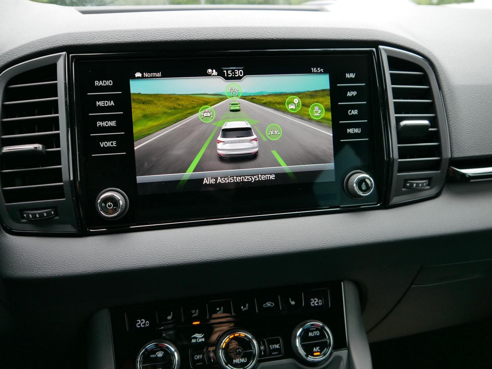Skoda Karoq Sportline 2.0 TSI 4x4 DSG (2026) - Photo 13