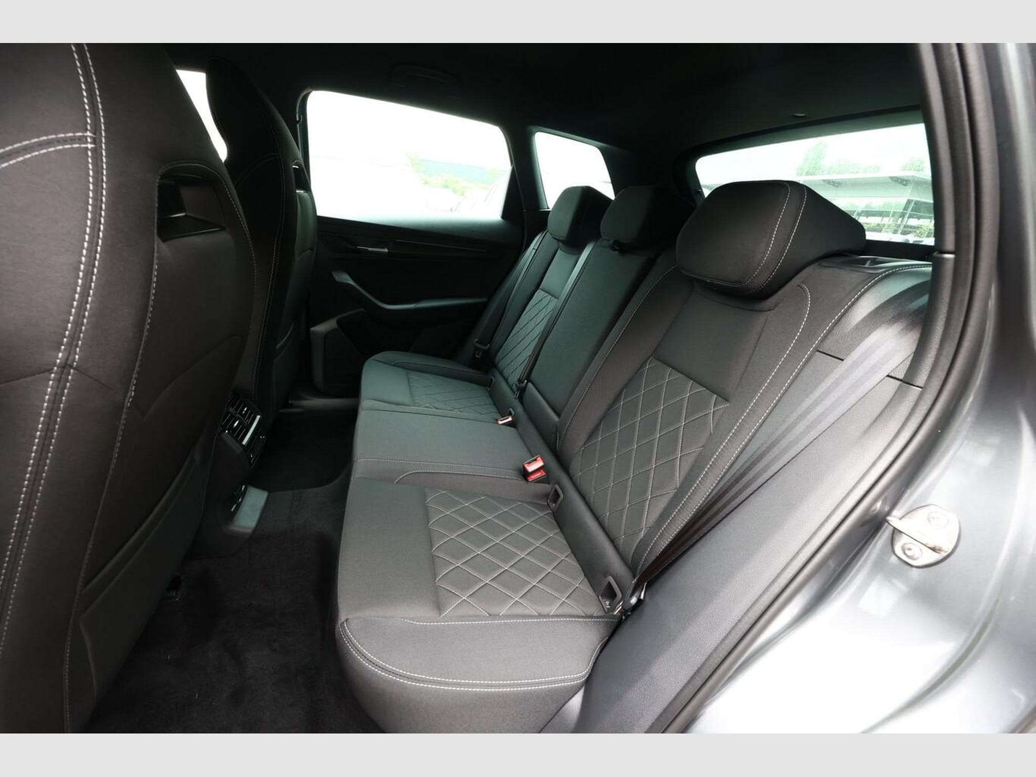 Skoda Karoq Sportline (2025) - Photo 10